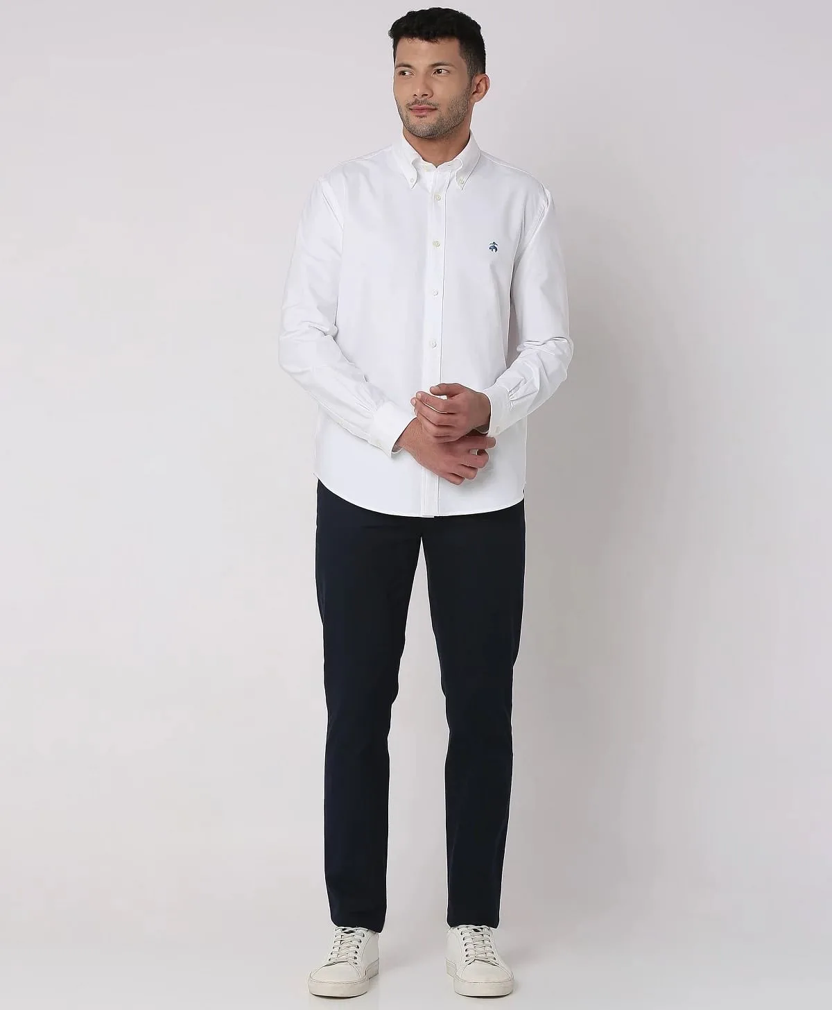 https://cdn.fynd.com/v2/falling-surf-7c8bb8/fyprod/wrkr/products/pictures/item/free/original/brooks-brothers/202200065_WHITE/4/CfD8X72-9y-410366282005_5_6656.webp