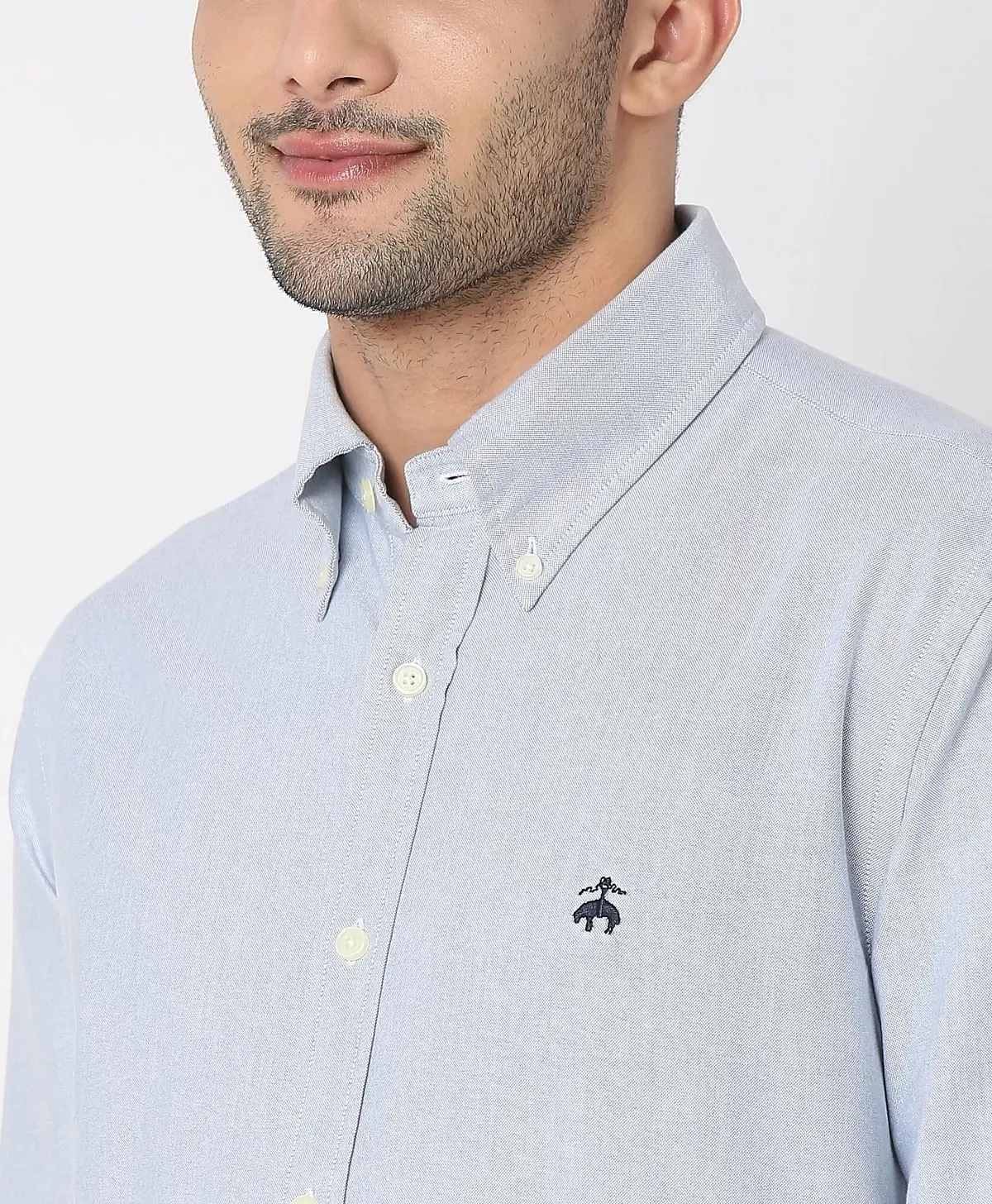 https://cdn.fynd.com/v2/falling-surf-7c8bb8/fyprod/wrkr/products/pictures/item/free/original/brooks-brothers/202200067_MOONLIGHT-BLUE/2/VcuCwPMK1y-410366284005_3_8532.webp
