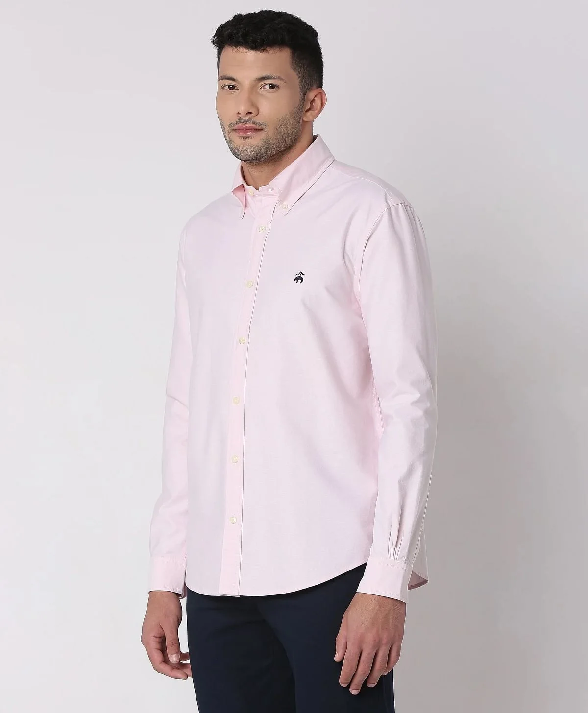 https://cdn.fynd.com/v2/falling-surf-7c8bb8/fyprod/wrkr/products/pictures/item/free/original/brooks-brothers/202200068_PEACHES-N-CREAM/1/2zCTBaJw8r-410366285005_2_6891.webp