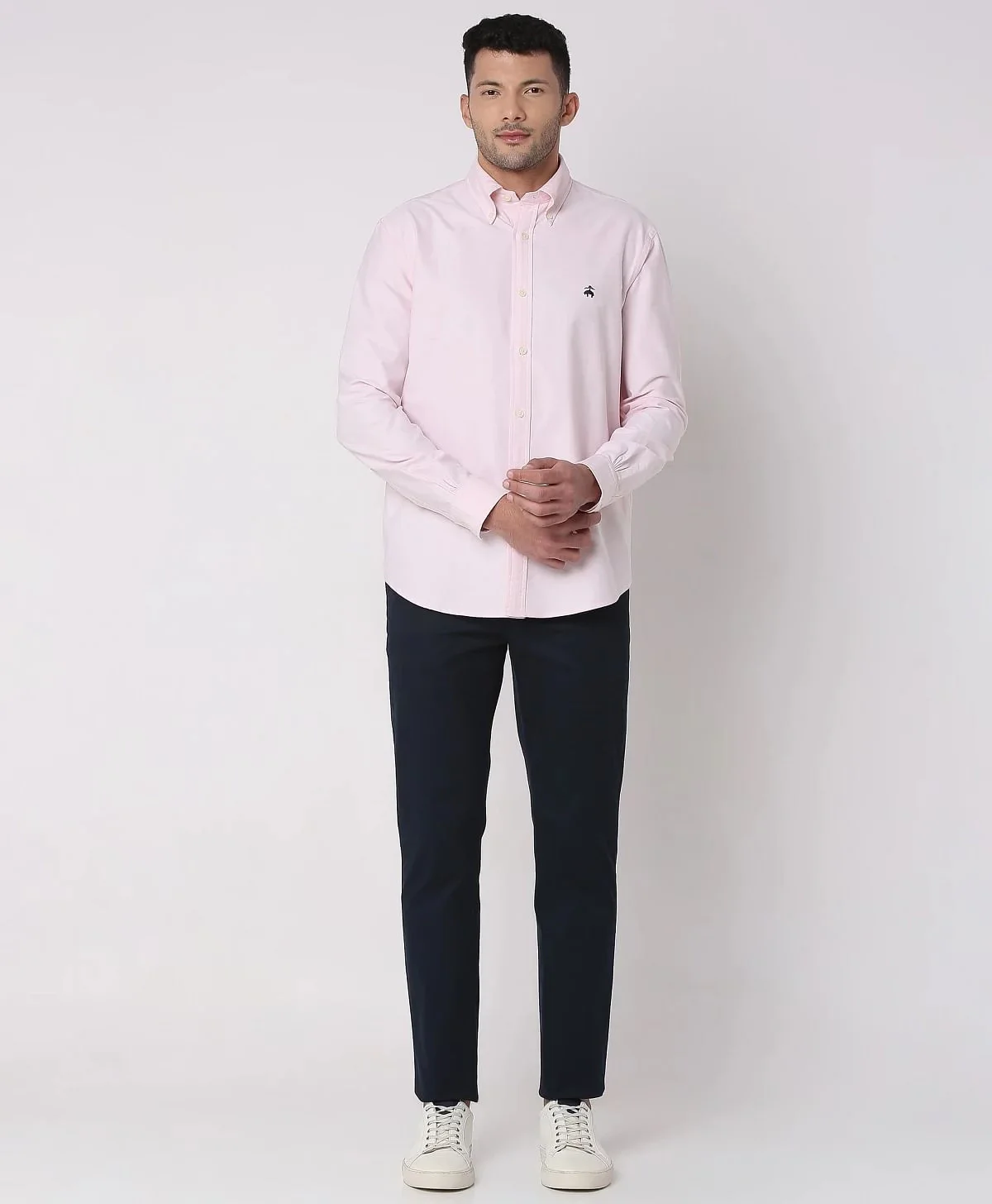 https://cdn.fynd.com/v2/falling-surf-7c8bb8/fyprod/wrkr/products/pictures/item/free/original/brooks-brothers/202200068_PEACHES-N-CREAM/3/o0viDFyy26-410366285005_4_1477.webp