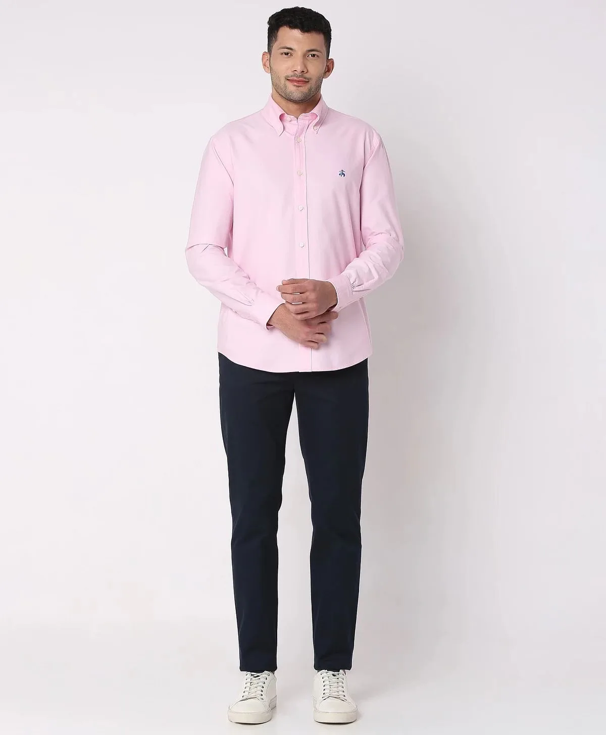 https://cdn.fynd.com/v2/falling-surf-7c8bb8/fyprod/wrkr/products/pictures/item/free/original/brooks-brothers/202200069_LIGHT-PINK/3/ccOhjYol2T-410366286005_4_2453.webp