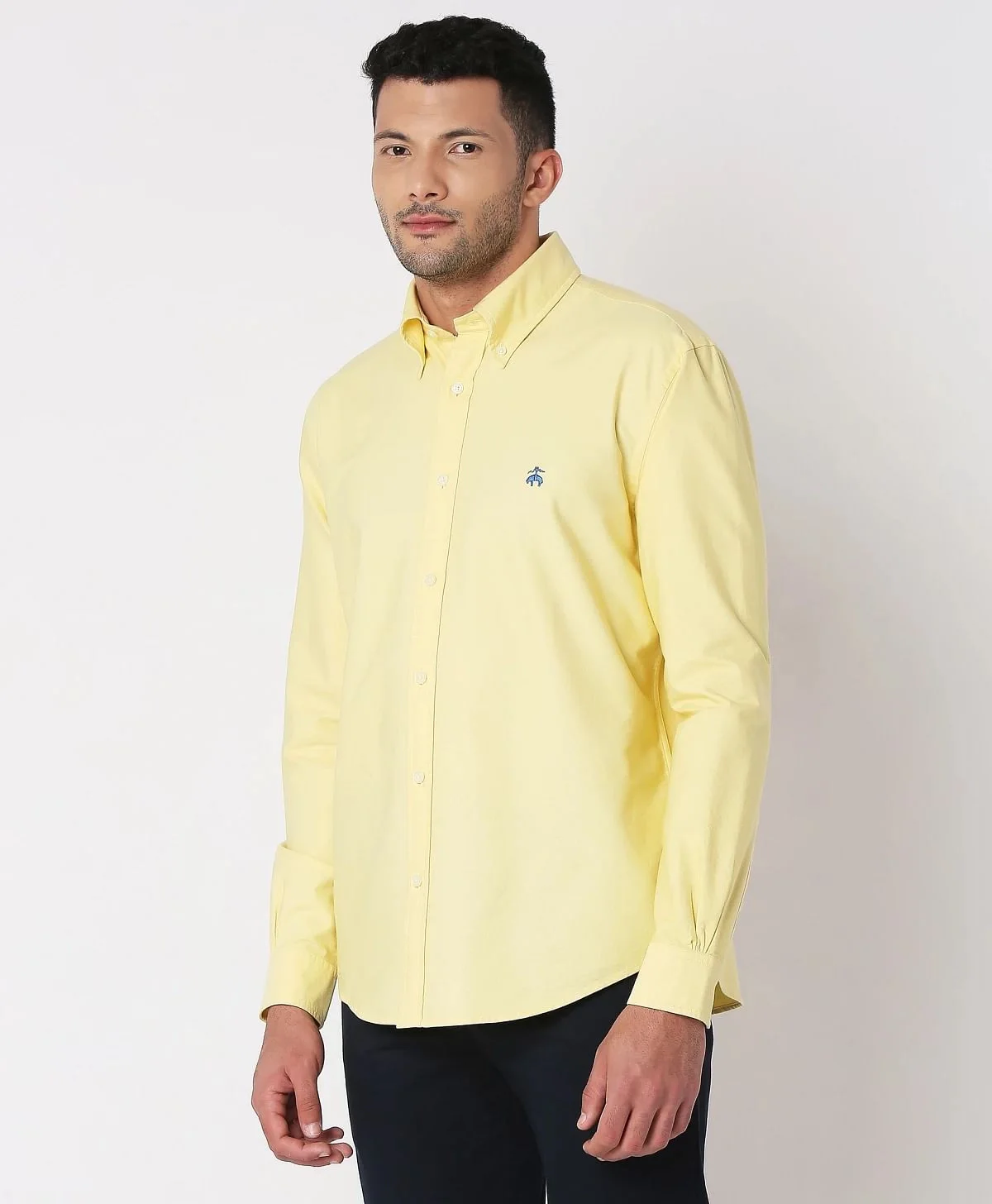 https://cdn.fynd.com/v2/falling-surf-7c8bb8/fyprod/wrkr/products/pictures/item/free/original/brooks-brothers/202200071_MELLOW-YELLOW/1/v4Mq8UuC8n-410366288005_2_3137.webp