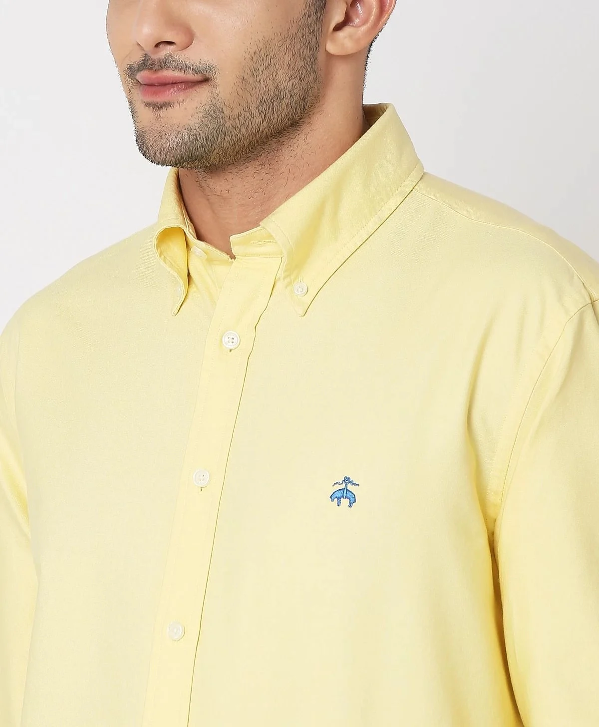 https://cdn.fynd.com/v2/falling-surf-7c8bb8/fyprod/wrkr/products/pictures/item/free/original/brooks-brothers/202200071_MELLOW-YELLOW/2/FJcXPH8Gx0-410366288005_3_8598.webp
