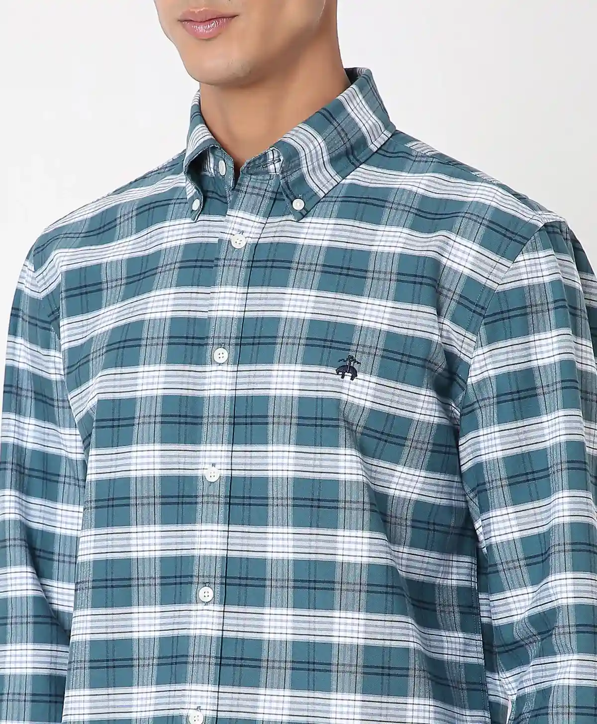 https://cdn.fynd.com/v2/falling-surf-7c8bb8/fyprod/wrkr/products/pictures/item/free/original/brooks-brothers/202400085_GREEN/2/Vq95A9u9t7-410478690005_3_7612.webp