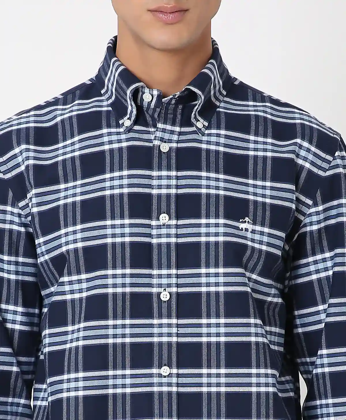 https://cdn.fynd.com/v2/falling-surf-7c8bb8/fyprod/wrkr/products/pictures/item/free/original/brooks-brothers/202400089_BLUE/2/Zl4QN4C0UG-410478694005_3_6962.webp