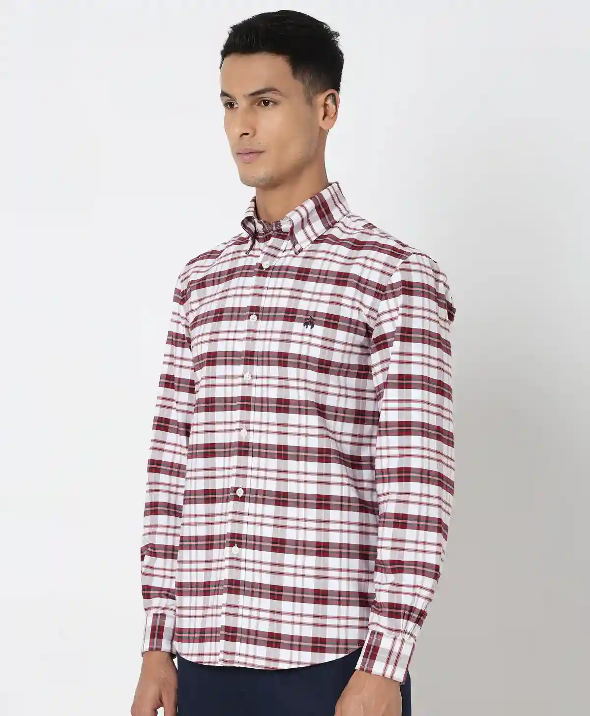 https://cdn.fynd.com/v2/falling-surf-7c8bb8/fyprod/wrkr/products/pictures/item/free/original/brooks-brothers/202400093_RED/3/Iir6zcUk4S-410478698005_4_2600.webp