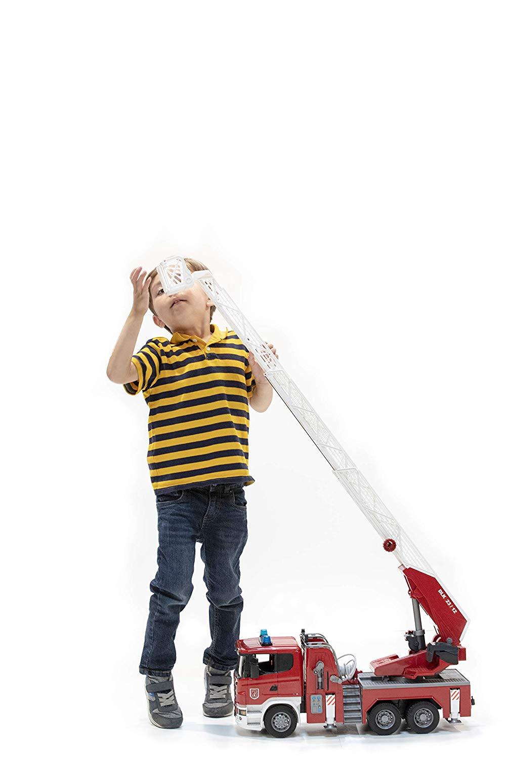https://cdn.fynd.com/v2/falling-surf-7c8bb8/fyprod/wrkr/products/pictures/item/free/original/bruder/3590/2/fGQqVlgDaG-892424_3.jpg