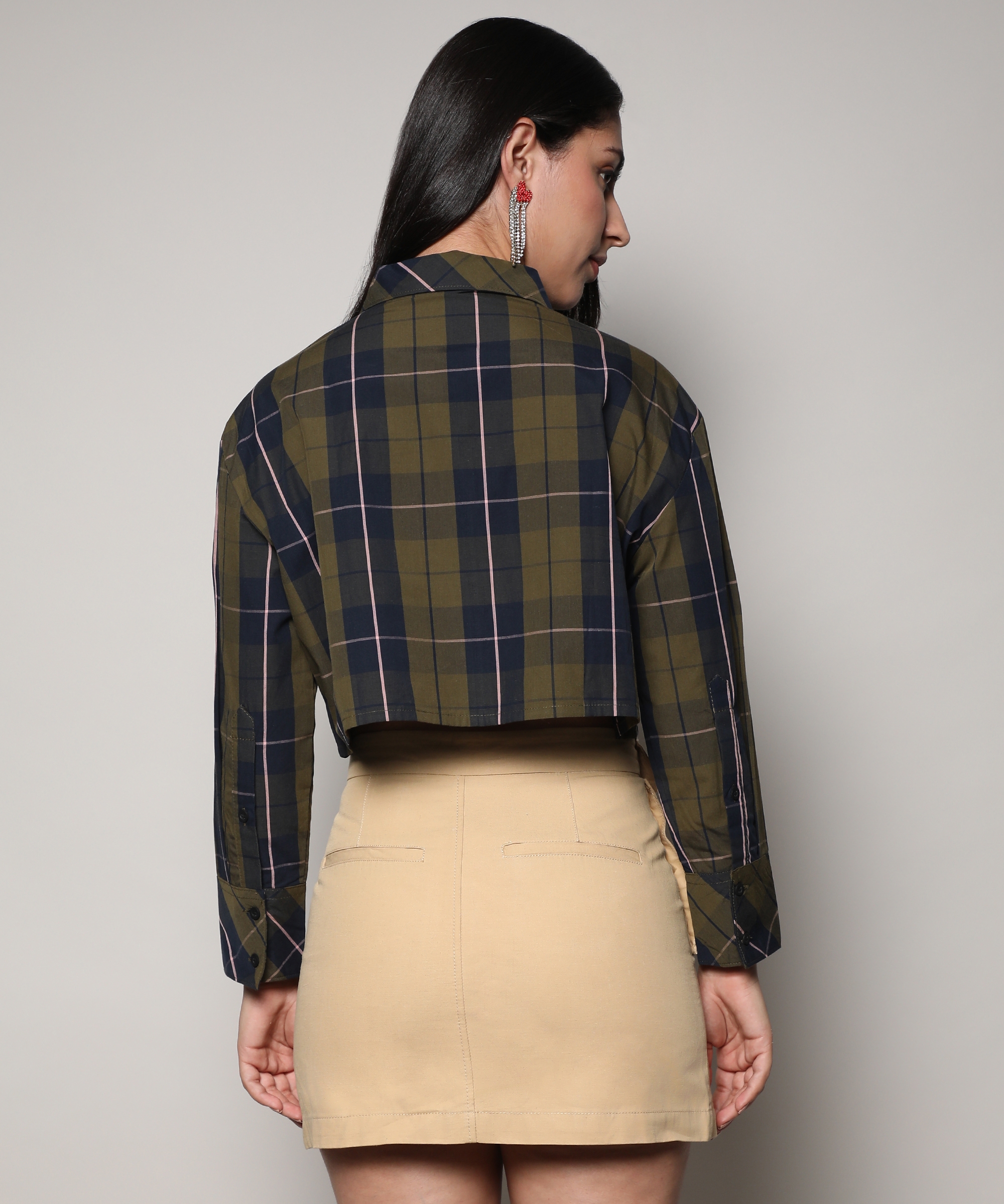 CAMPUS SUTRA | Women's Olive Green:Navy Blue Checked Crop Shirt