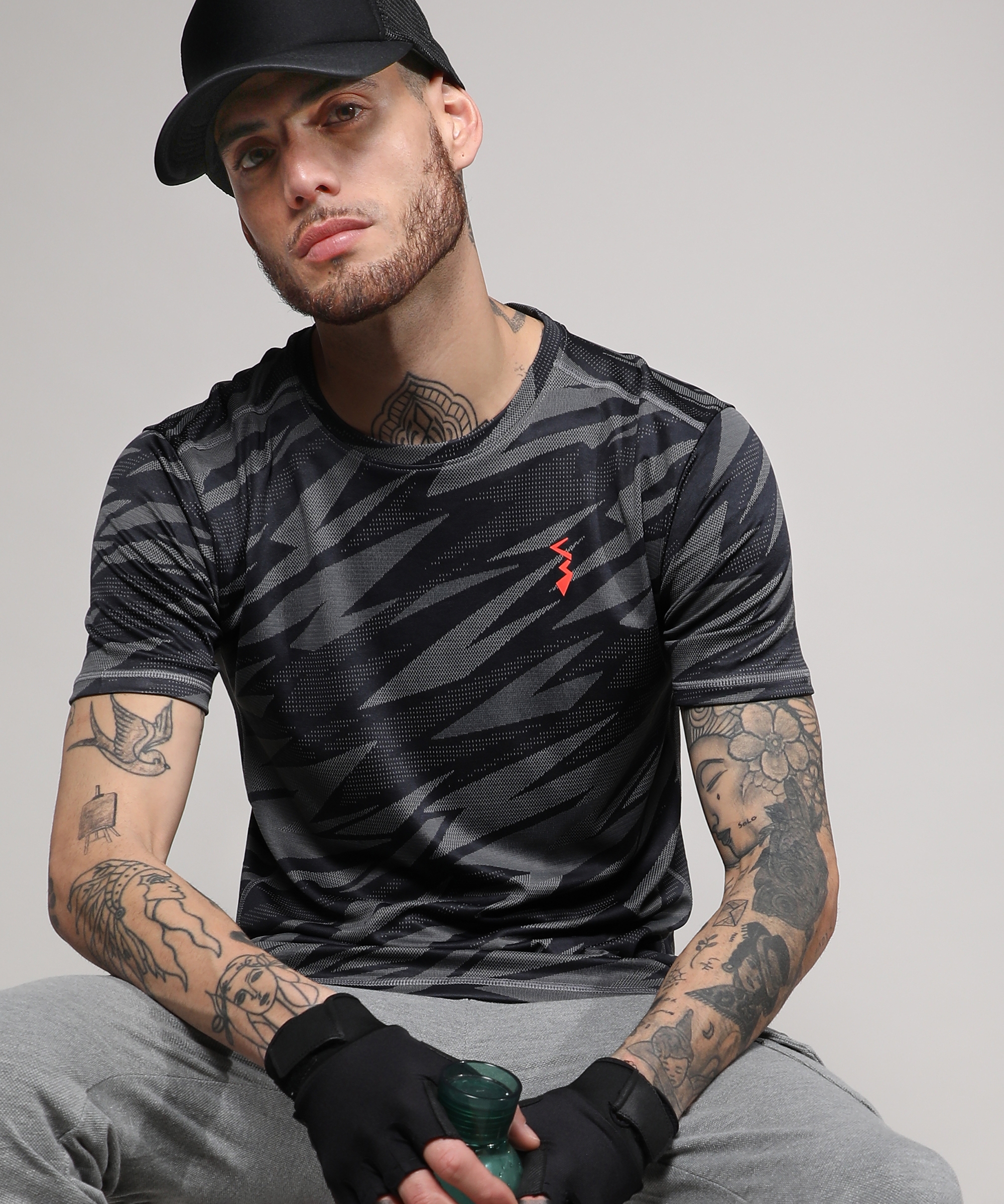 CAMPUS SUTRA | Men's Dark Grey Printed Activewear T-Shirt
