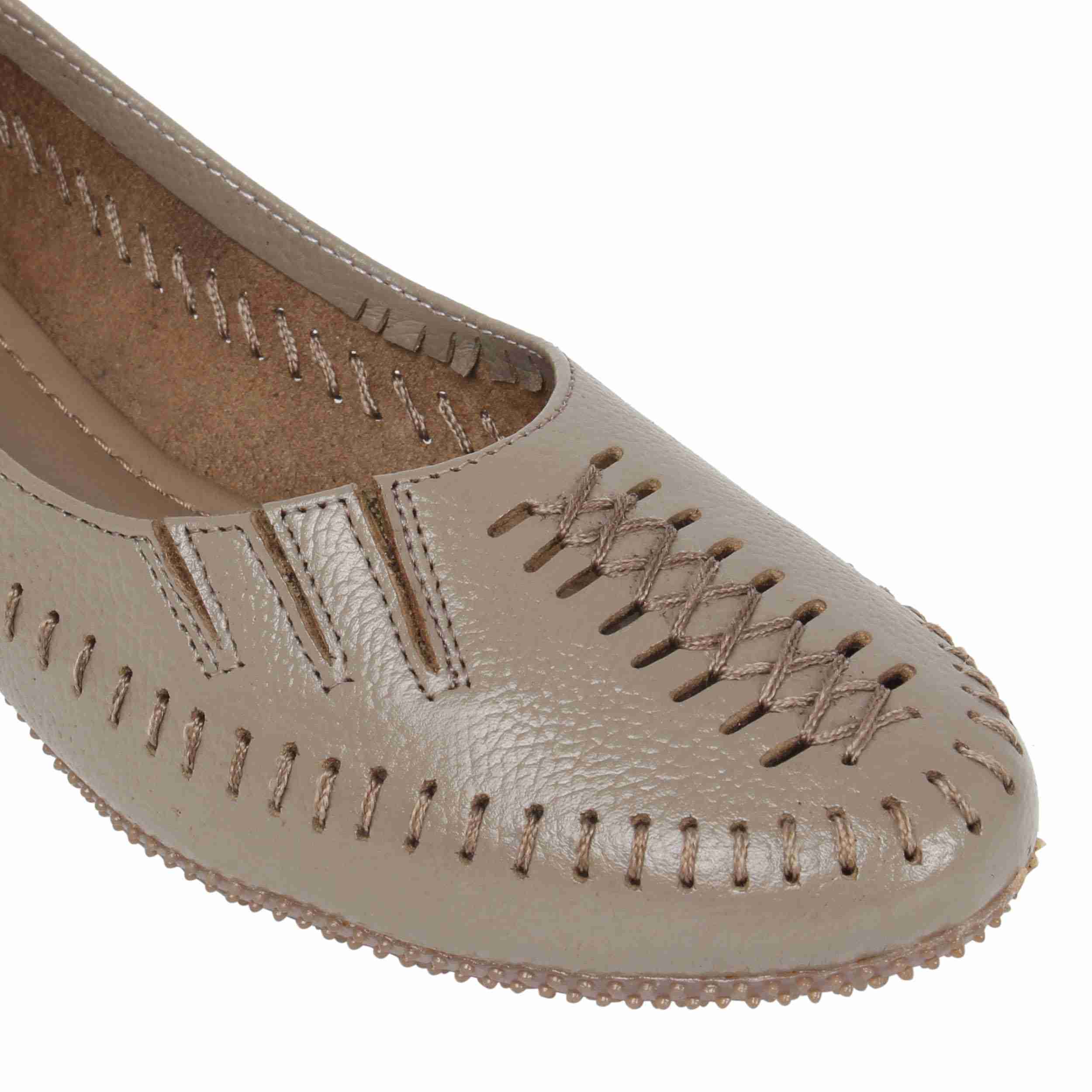 Pure Leather Stitch Detailed Ballerinas