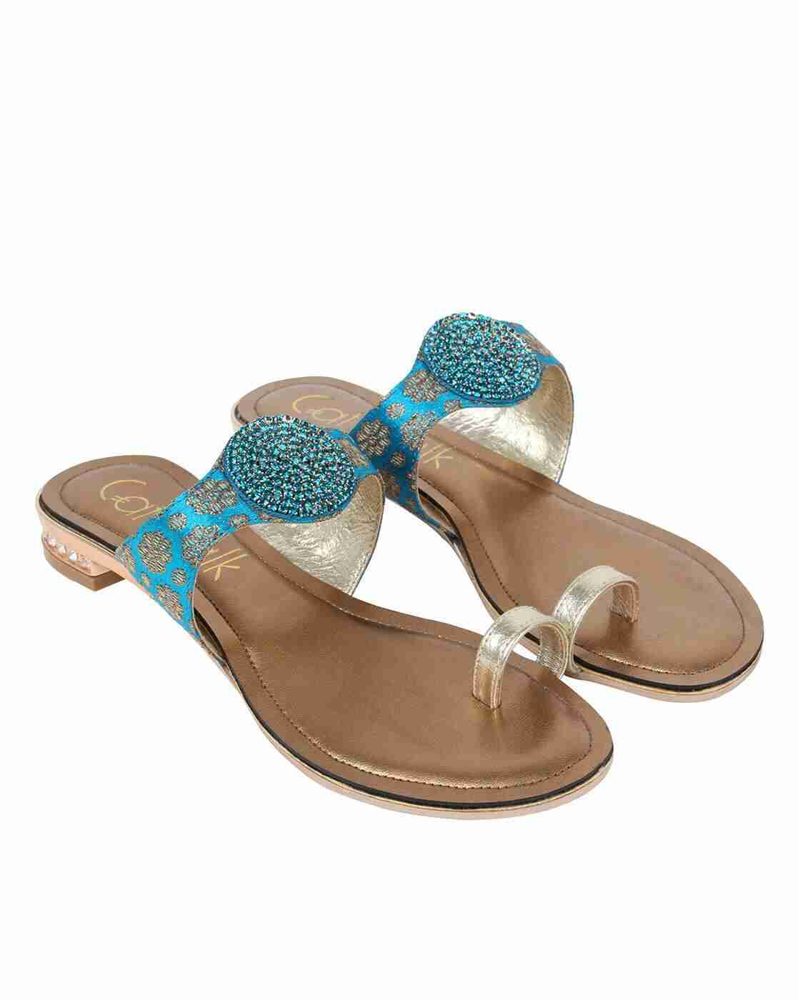Embellished Toe-Ring Flat Sandals