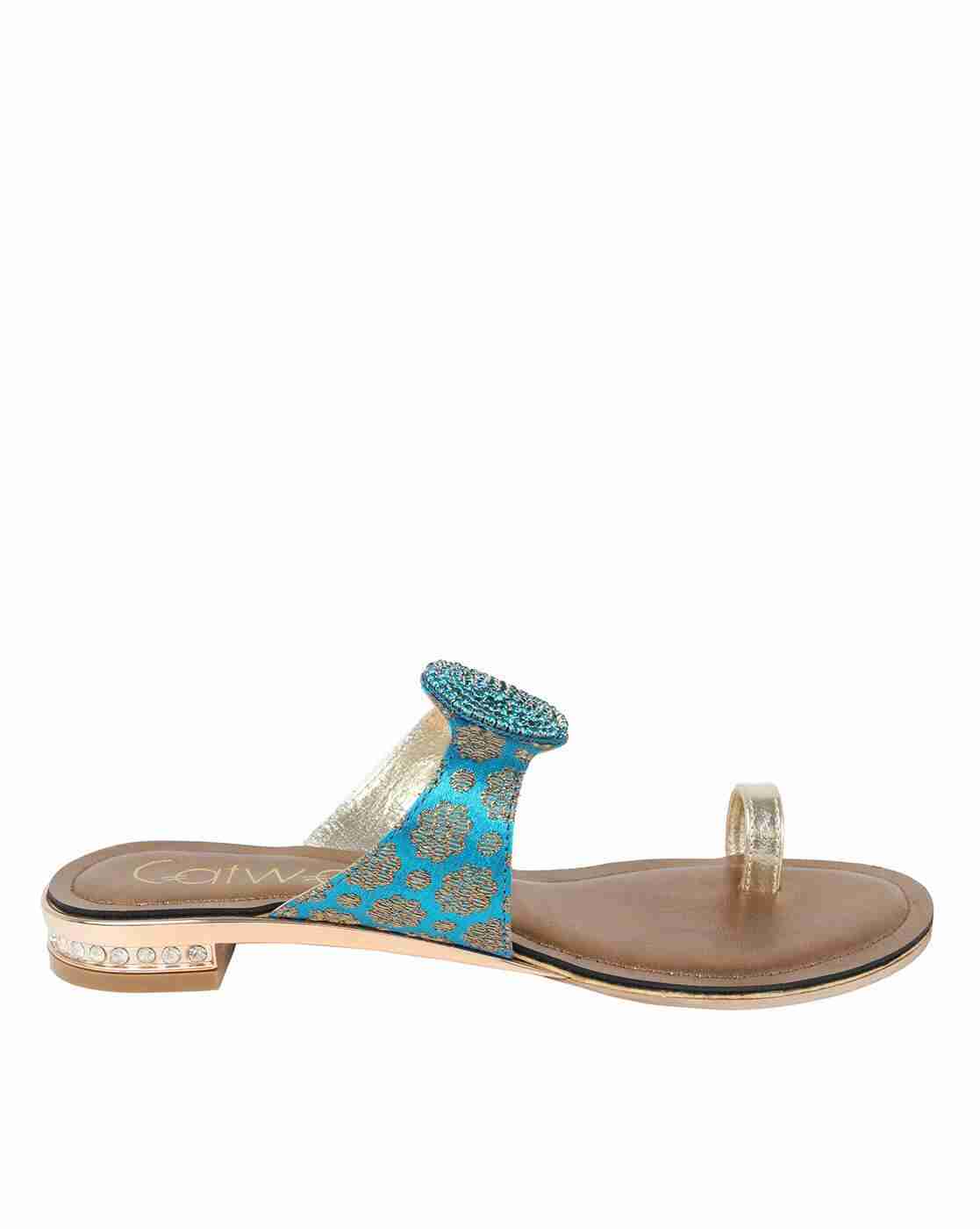 Embellished Toe-Ring Flat Sandals