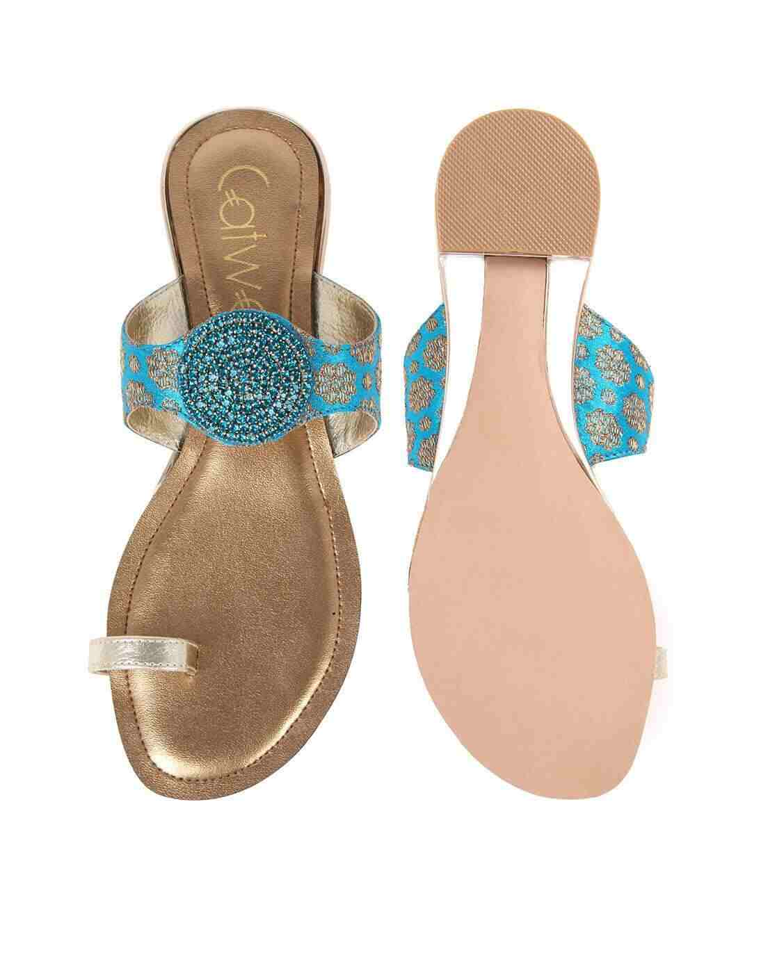 Embellished Toe-Ring Flat Sandals