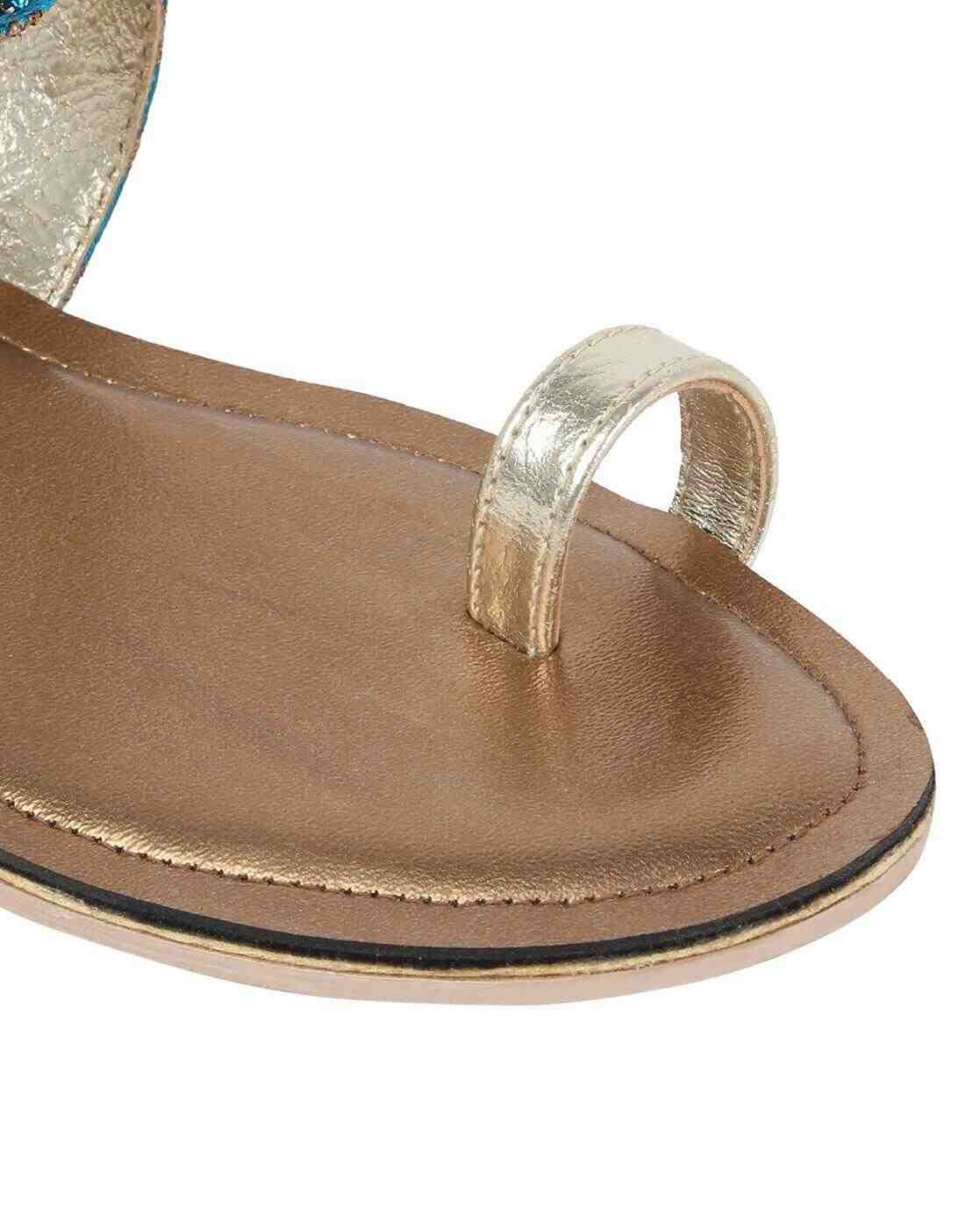 Embellished Toe-Ring Flat Sandals