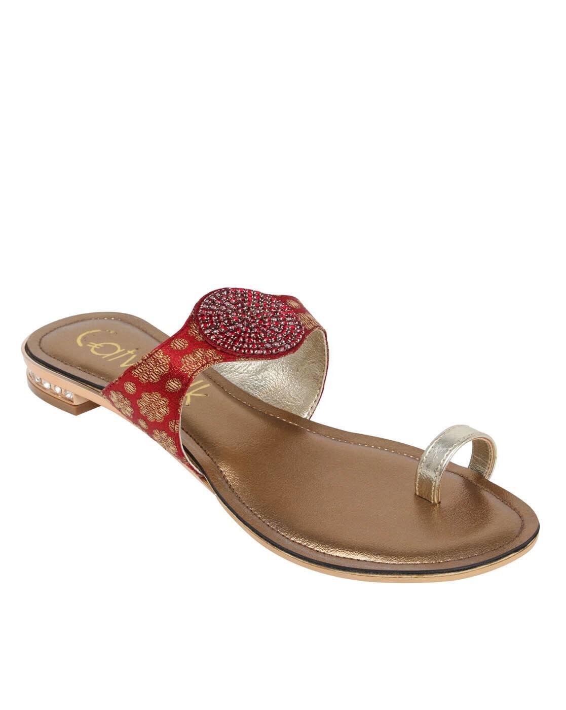 Embellished Toe-Ring Flat Sandals