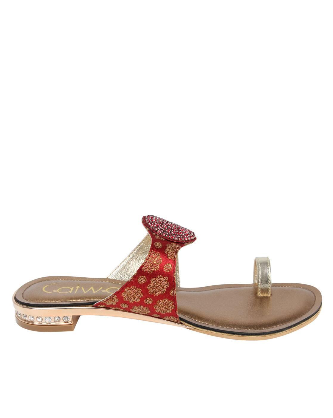 Embellished Toe-Ring Flat Sandals