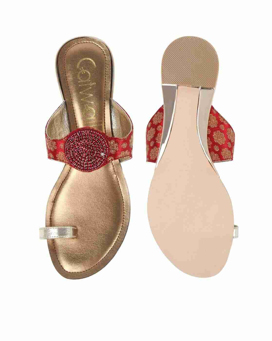 Embellished Toe-Ring Flat Sandals