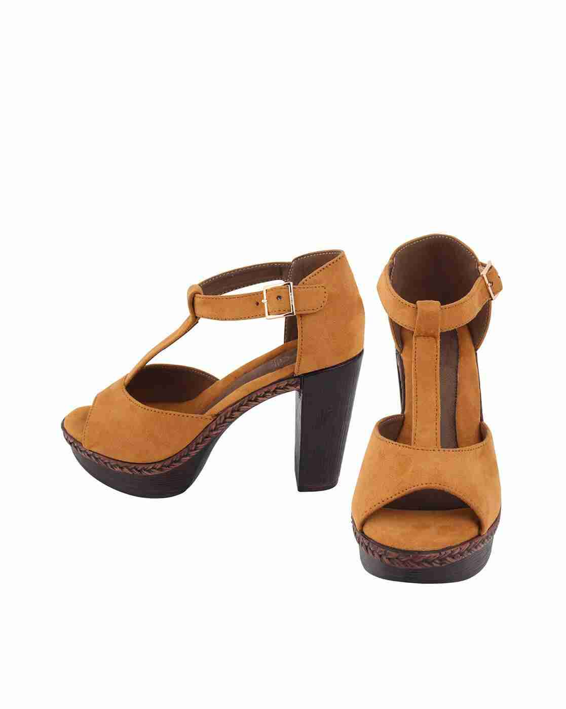 Chunky-Heeled Sandals with Buckle Closure