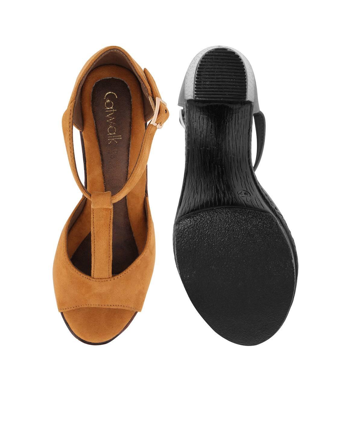 Chunky-Heeled Sandals with Buckle Closure