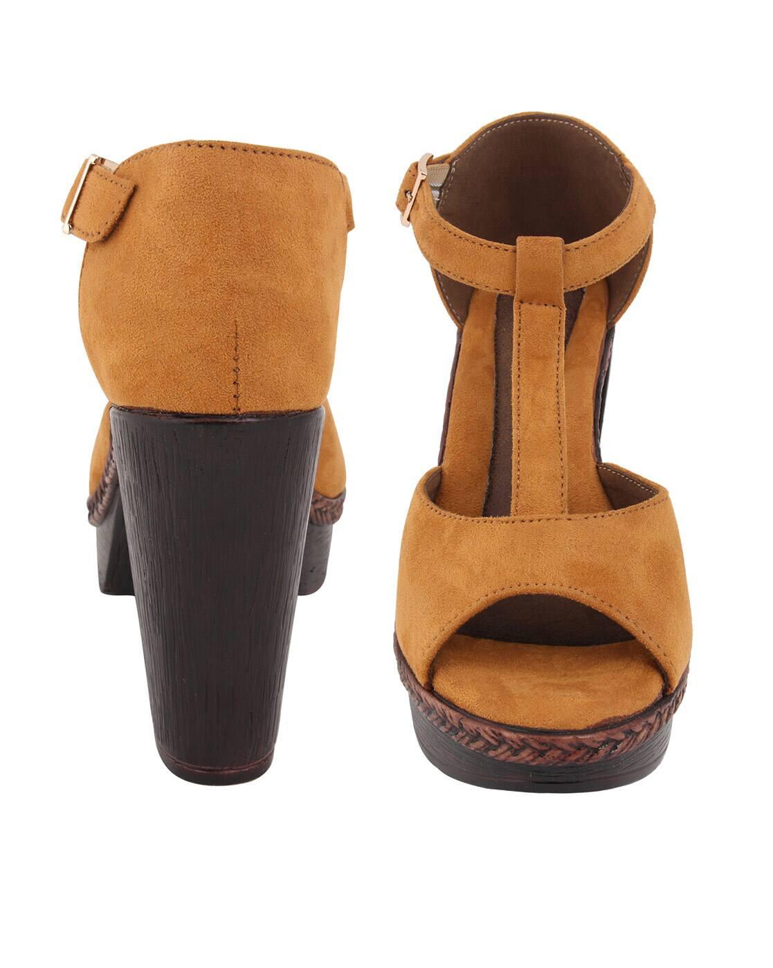 Chunky-Heeled Sandals with Buckle Closure