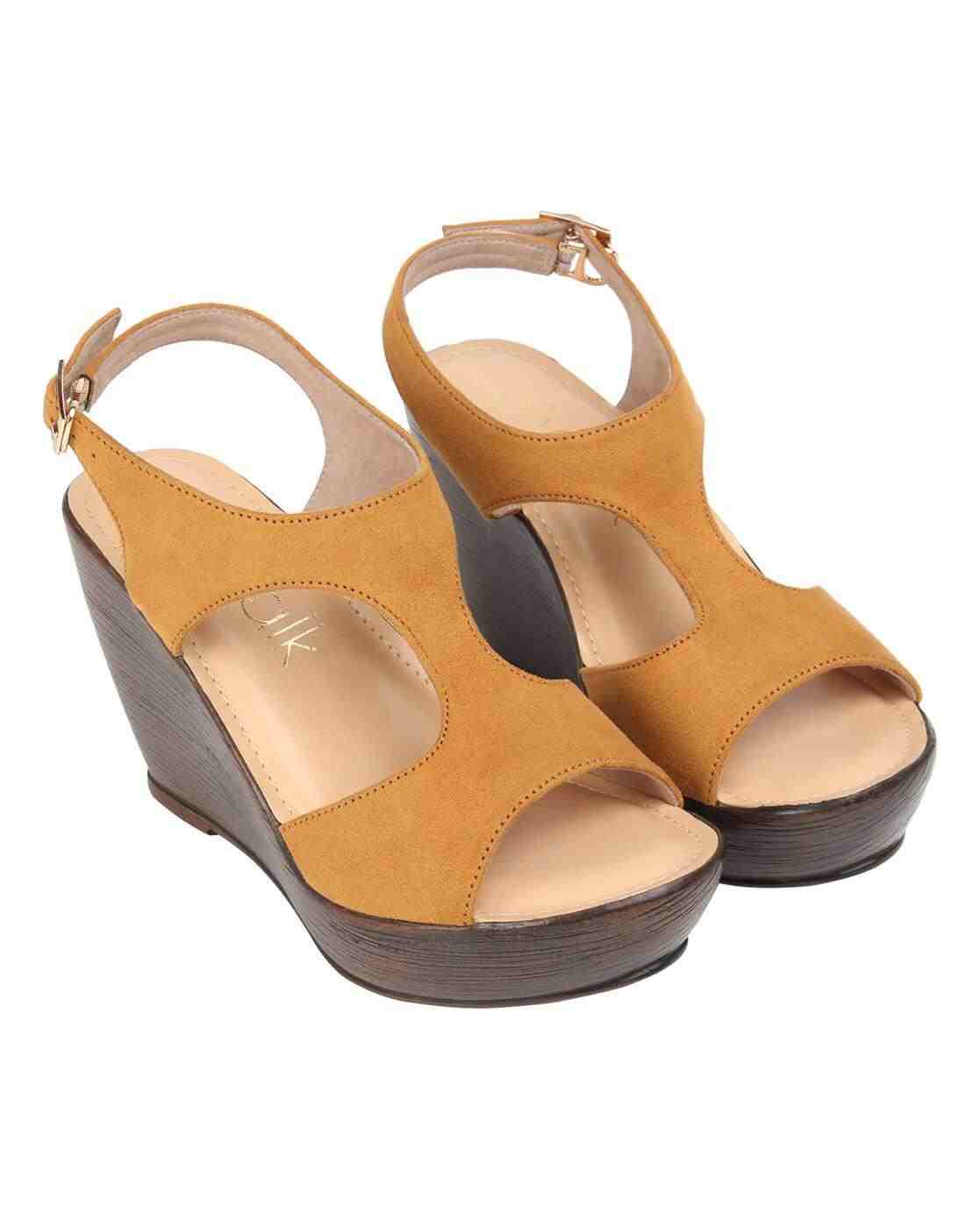 Wedges with Buckle Closure
