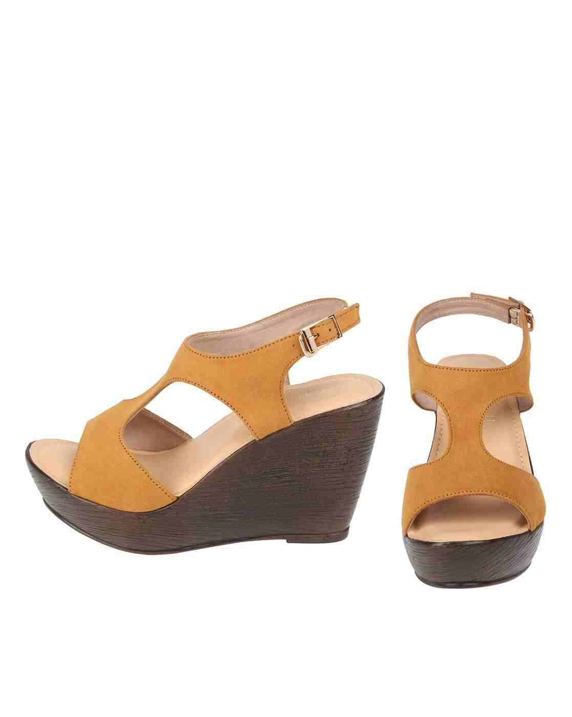 Wedges with Buckle Closure
