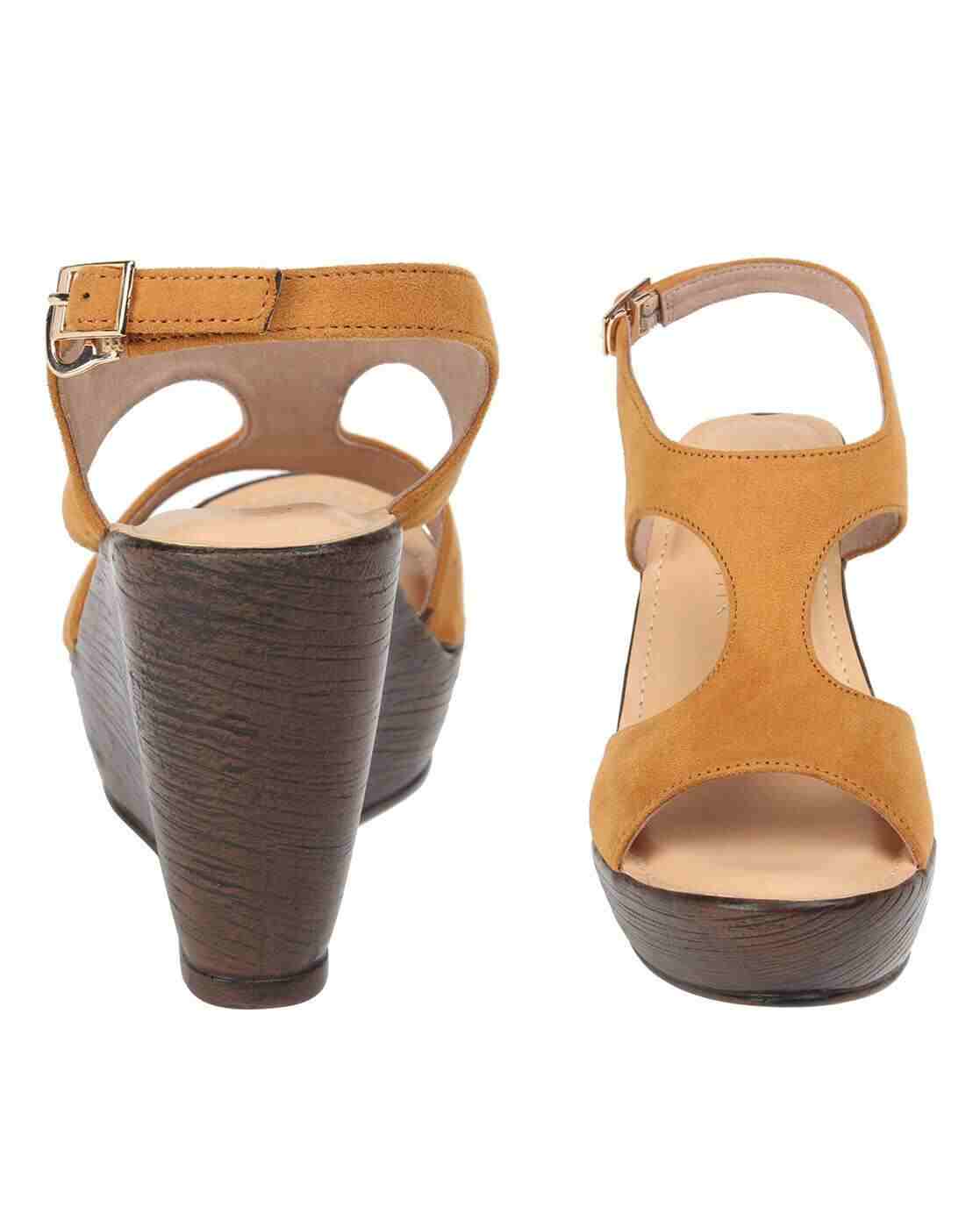 Wedges with Buckle Closure