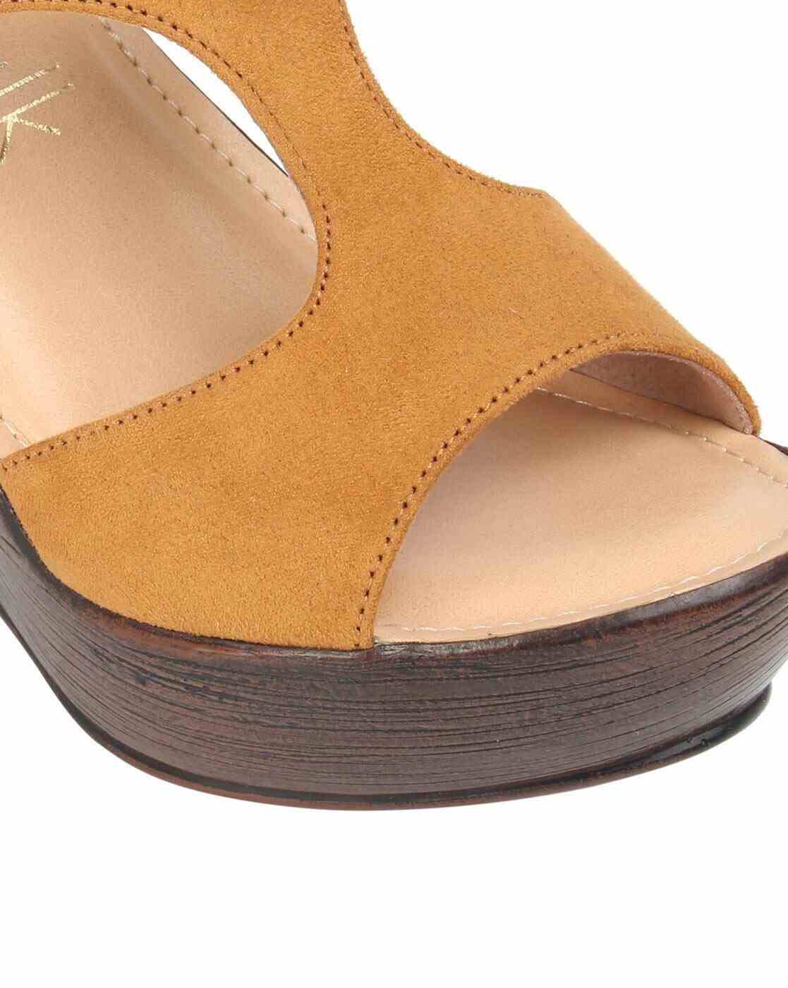 Wedges with Buckle Closure