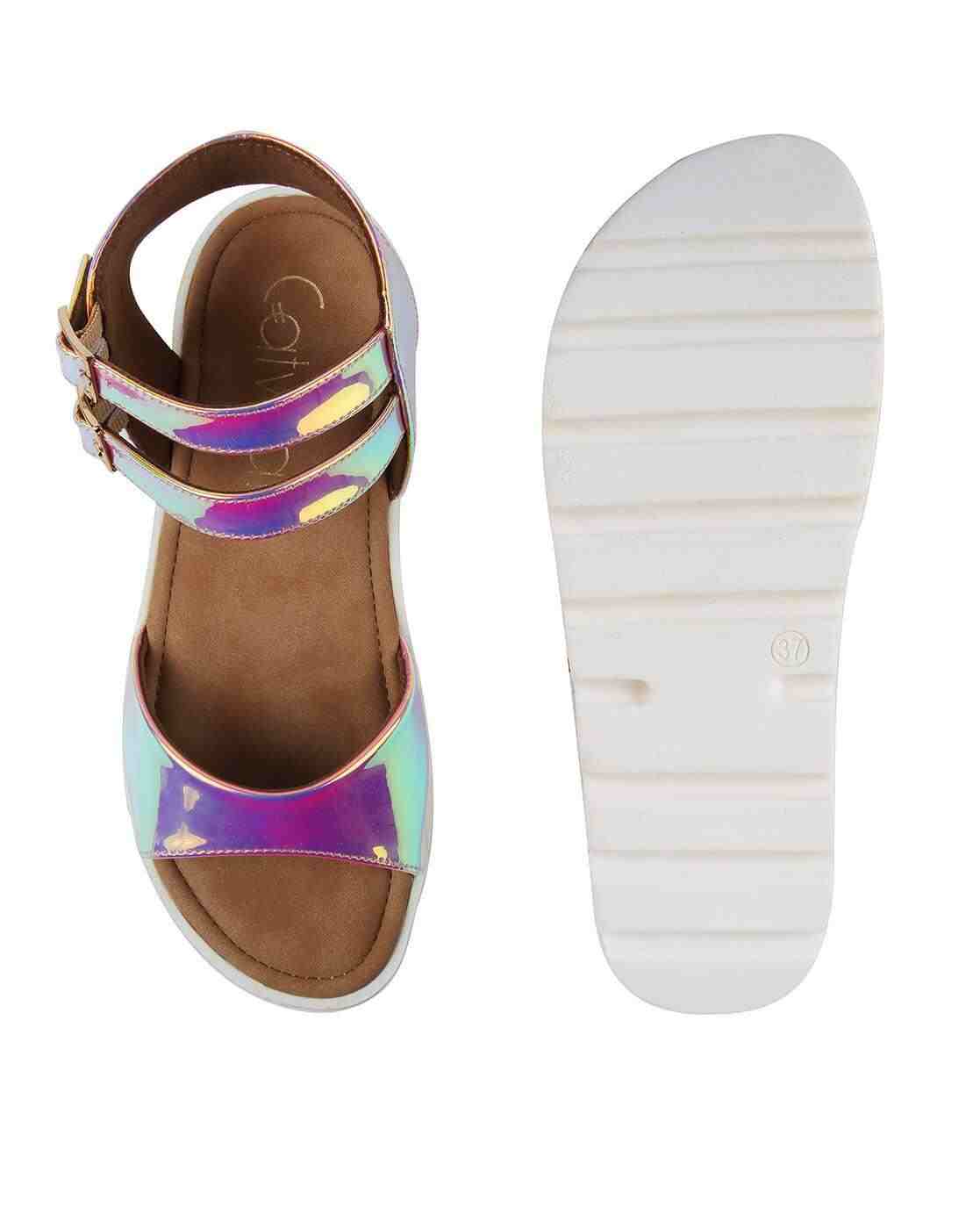 Platforms with Buckle Closure