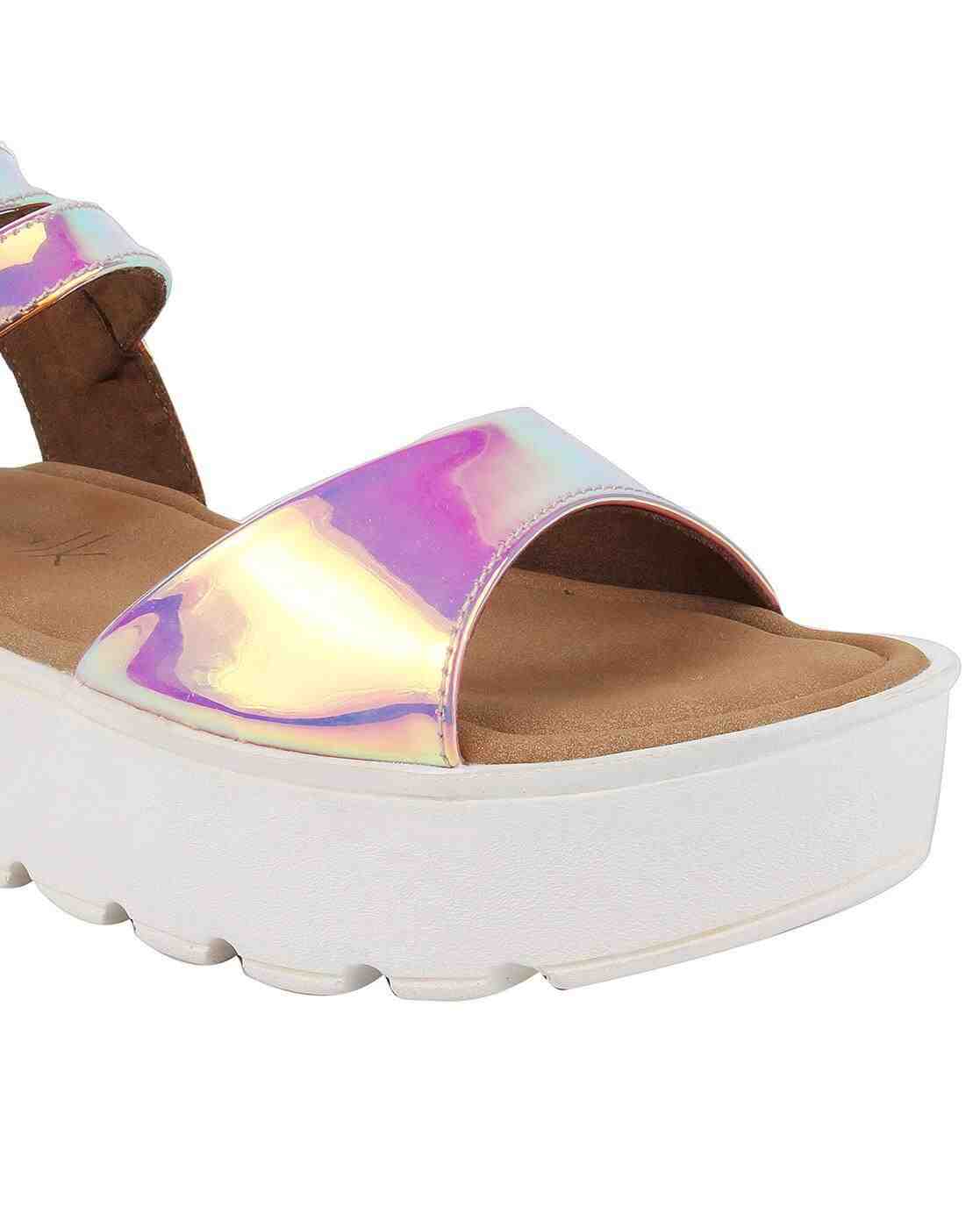 Platforms with Buckle Closure