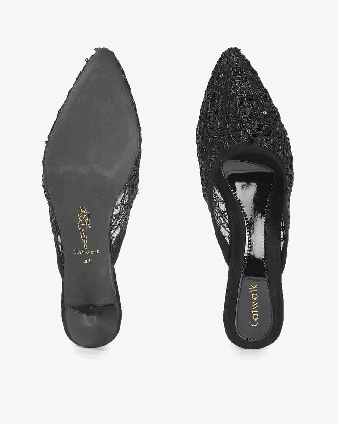 Pointy-Toe Shoes with Kitten Heels