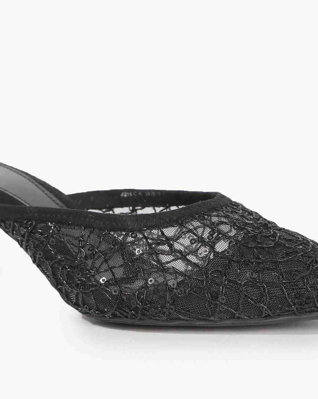 Pointy-Toe Shoes with Kitten Heels