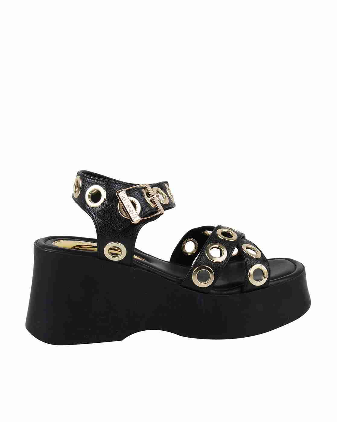 Platforms with Eyelets
