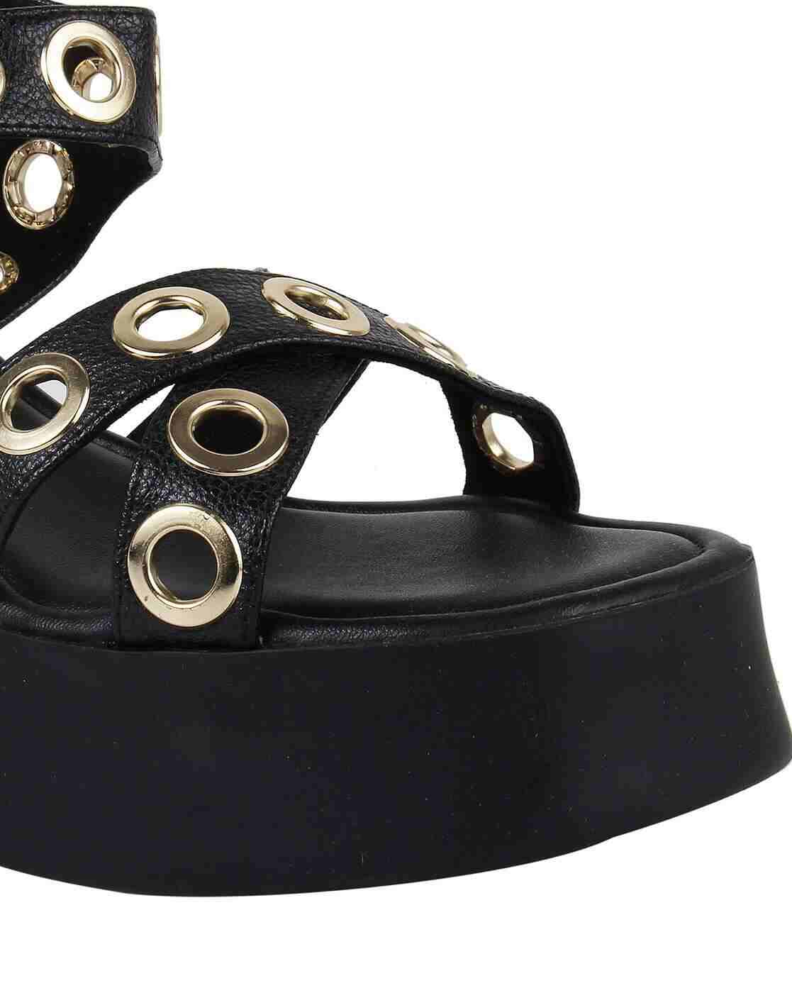Platforms with Eyelets