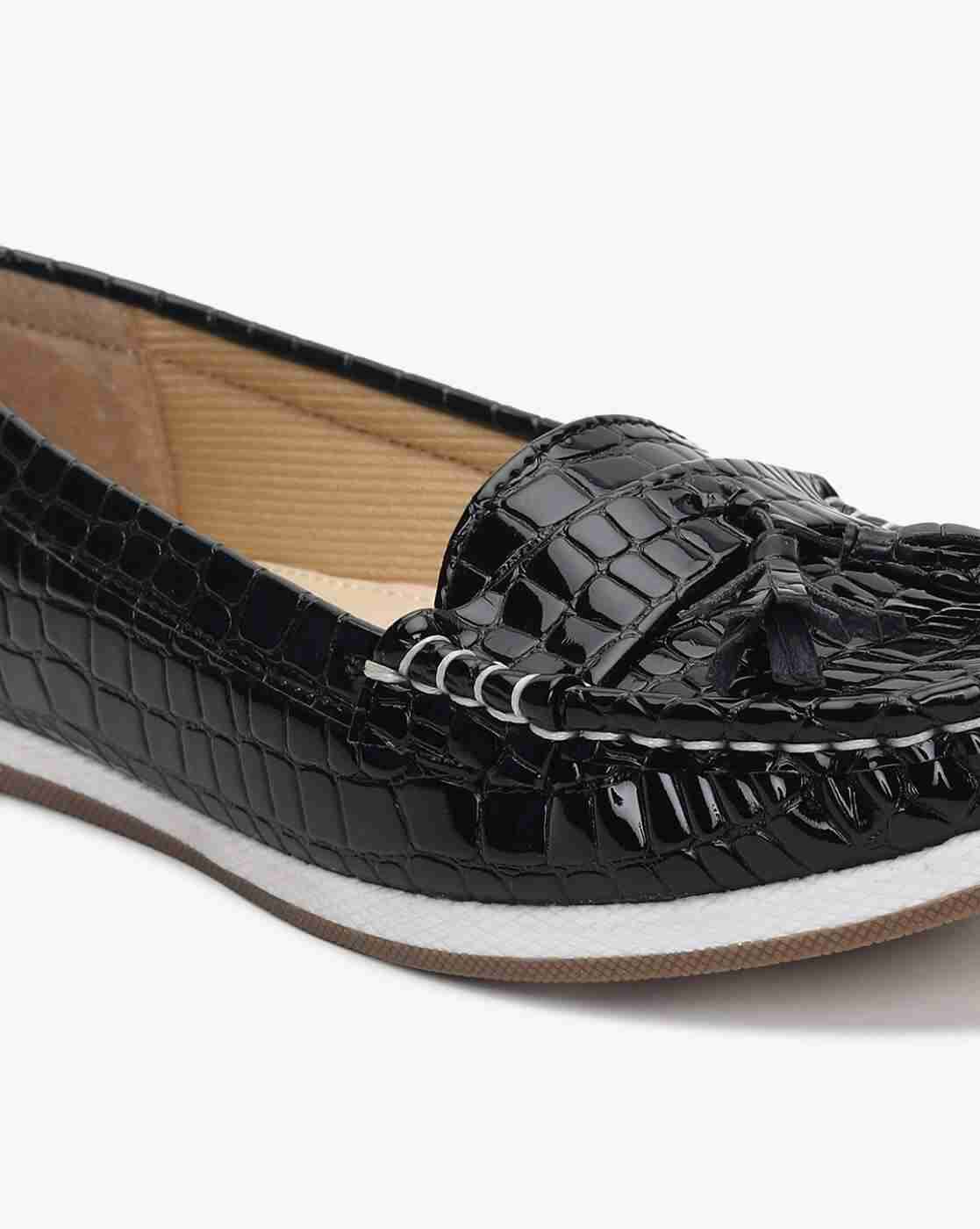 Reptilian Texture Loafers with Tassels