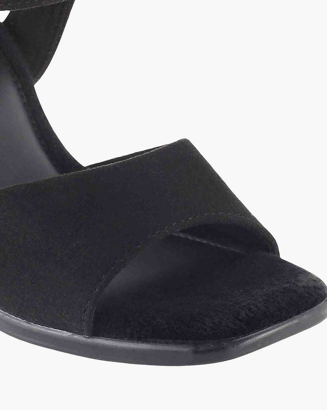 Women Chunky Heeled Sandals with Buckle Accent