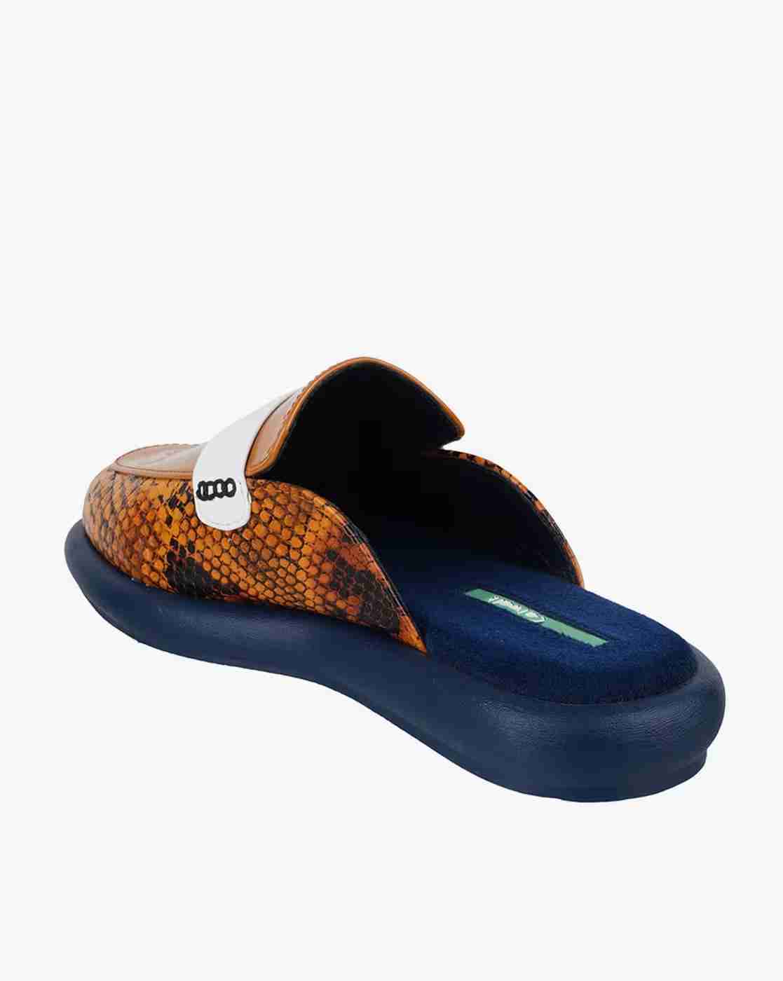Women Reptilian Pattern Slip-On Shoes