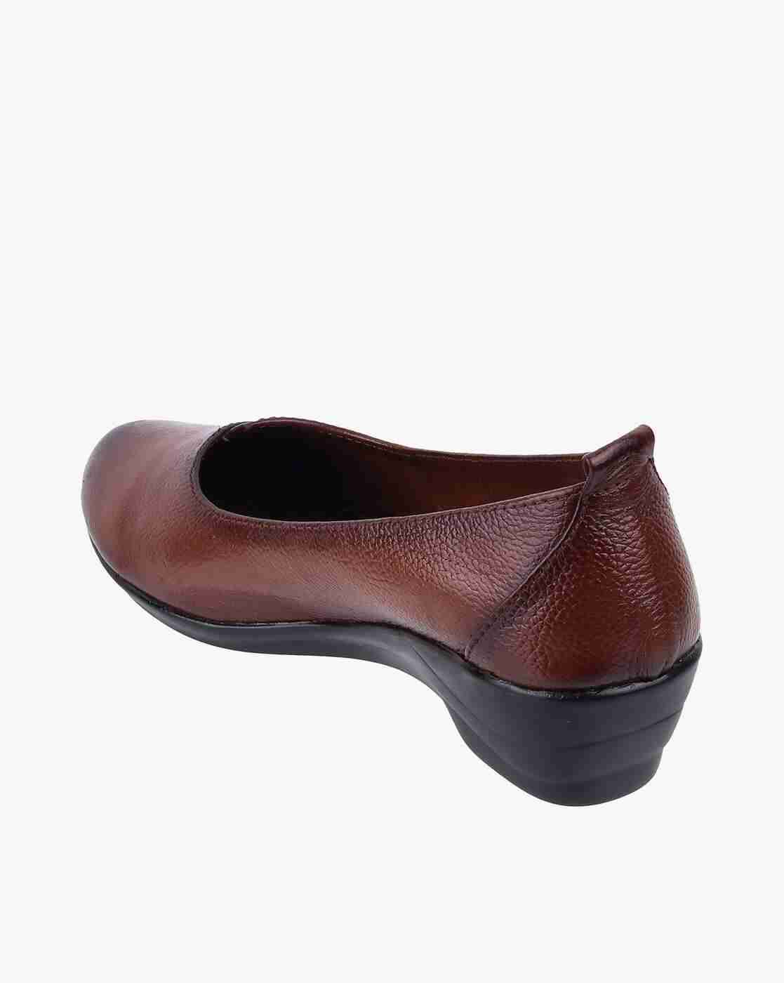 Women Slip-On Pumps