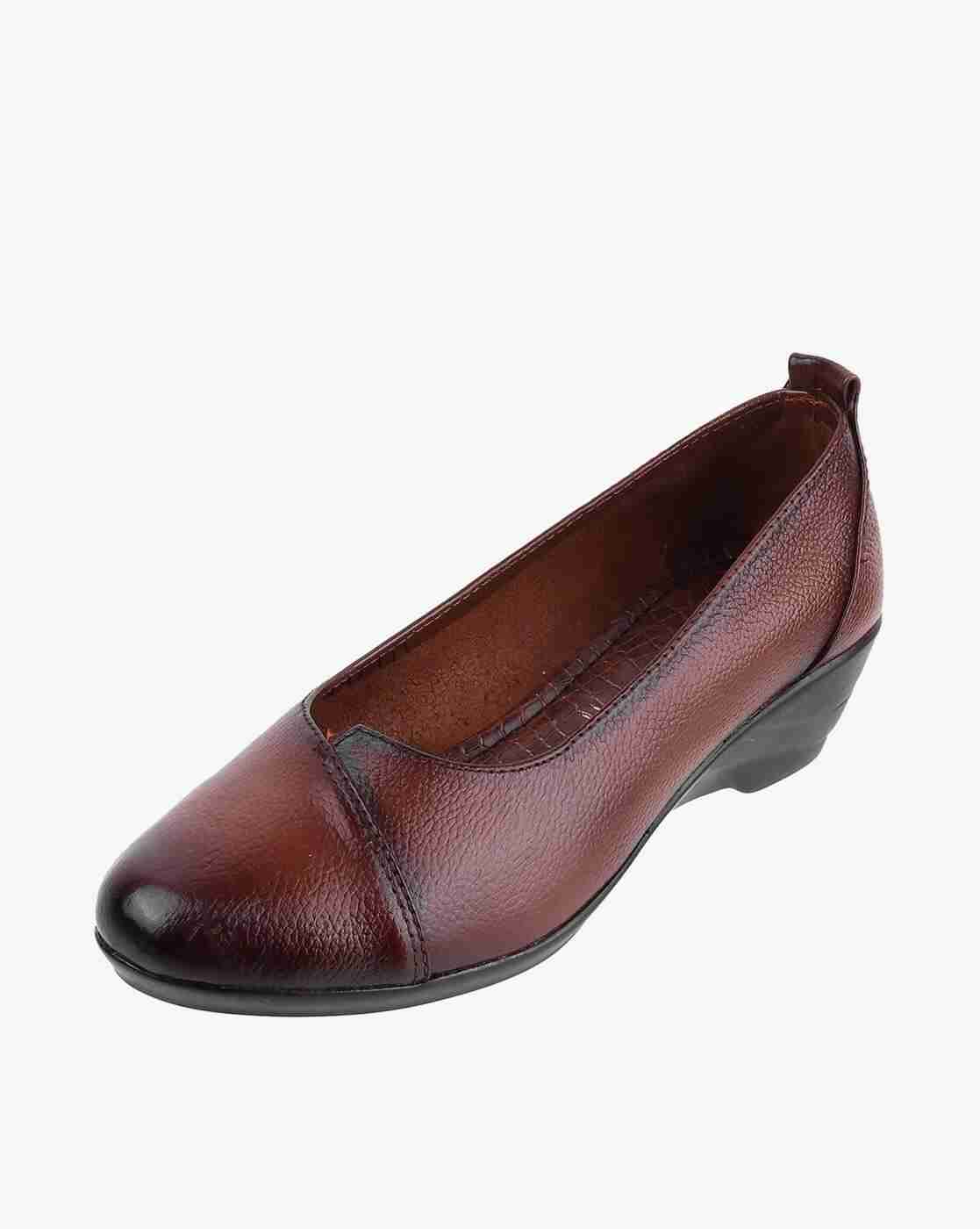 Women Slip-On Pumps