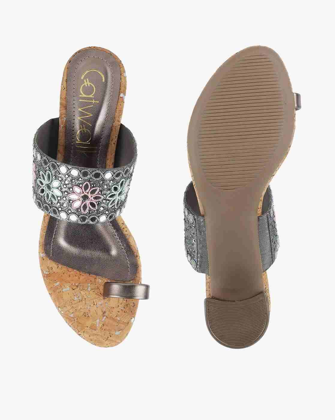 Women Embellished Toe-Ring Chunky-Heeled Sandals