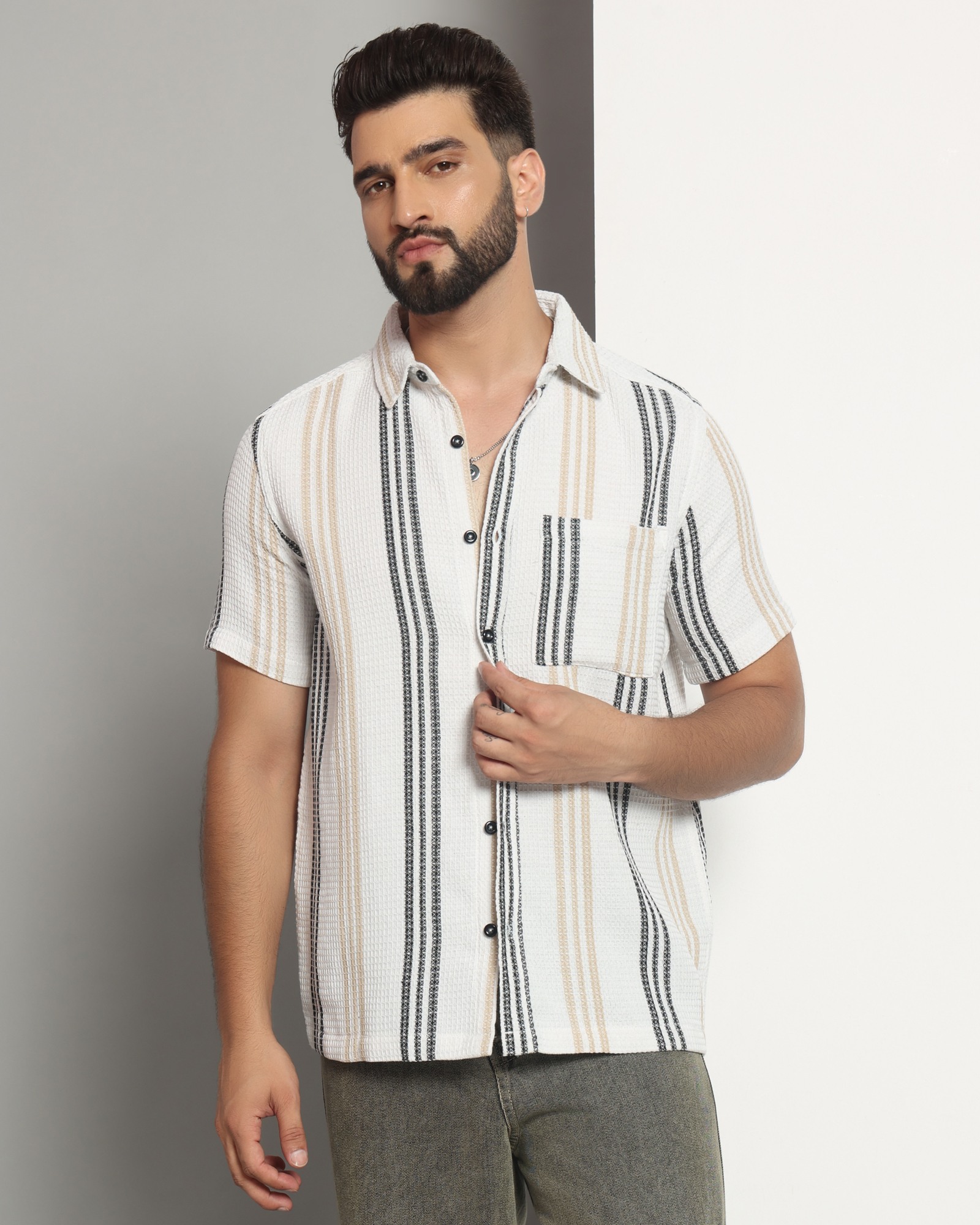 Chimpaaanzee Men White & Beige Regular Fit Shirt