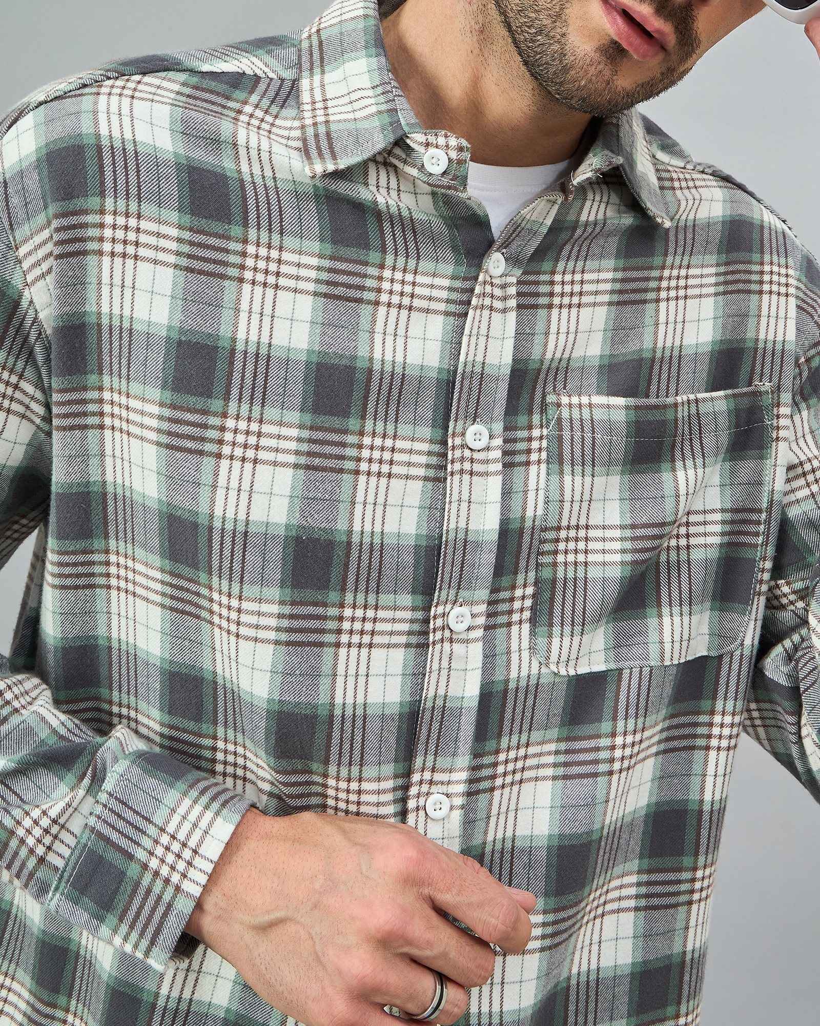 Chimpaaanzee Men Grey & Green Oversized Fit Shirt