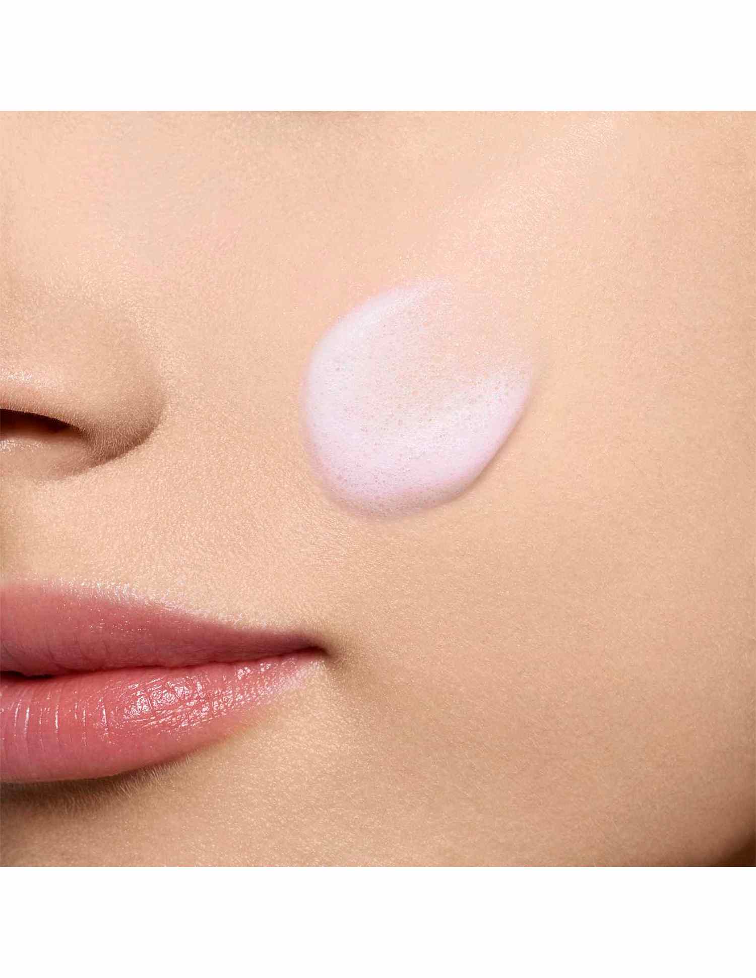 White Plus Brightening Creamy Mousse Cleanser • 150ml