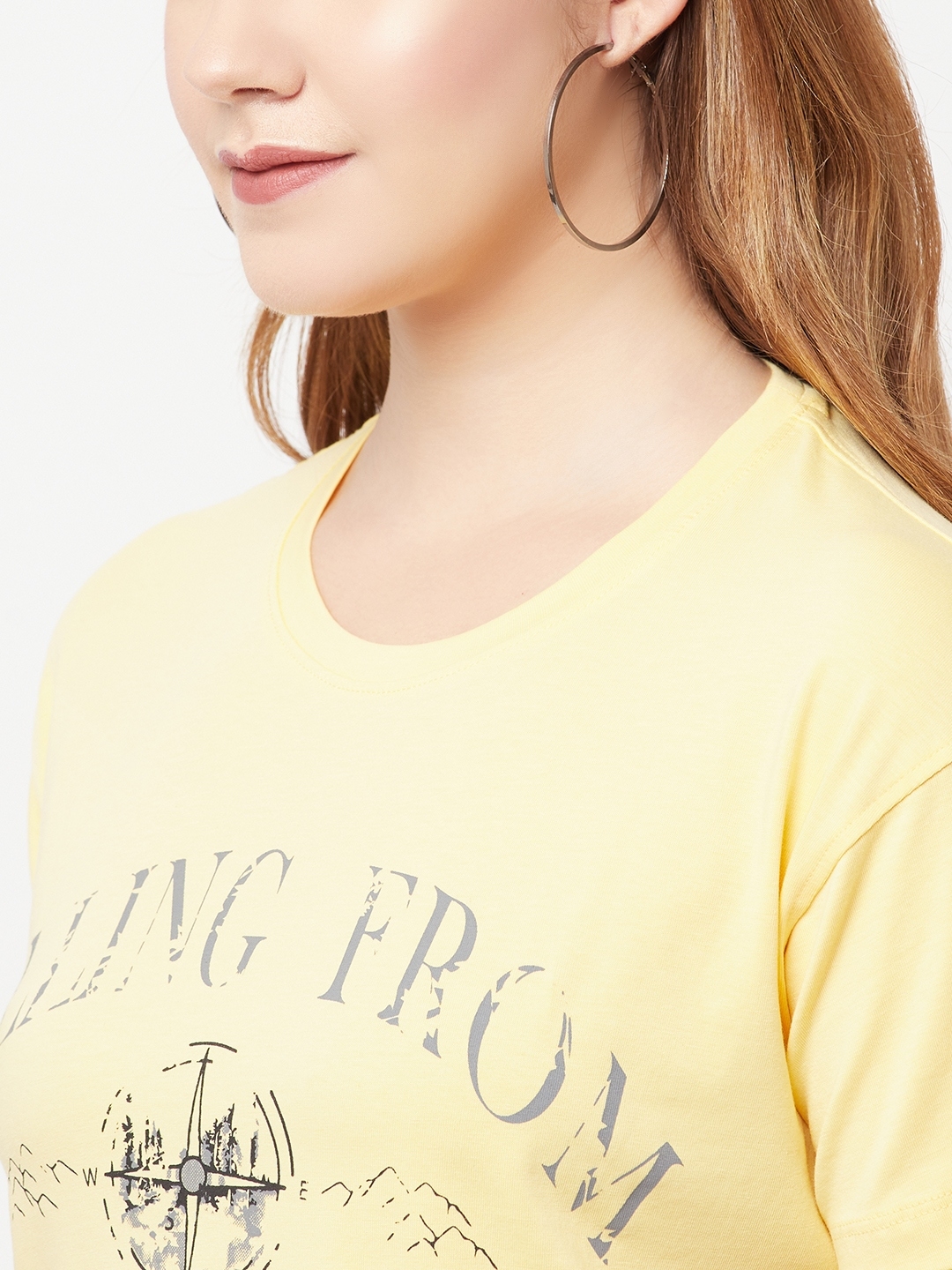 Crimsoune Club | Crimsoune Club Women Yellow Printed Round Neck Cropped T-Shirt 5