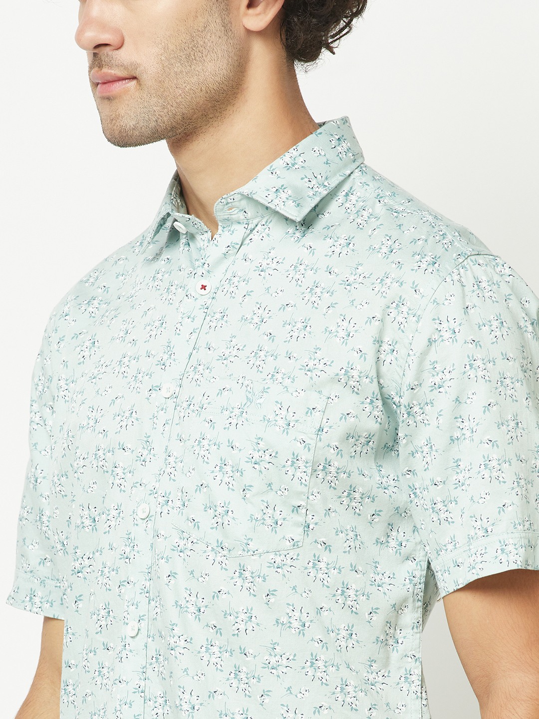 Crimsoune Club Men Ice-Blue Short-Sleeved Floral Shirt