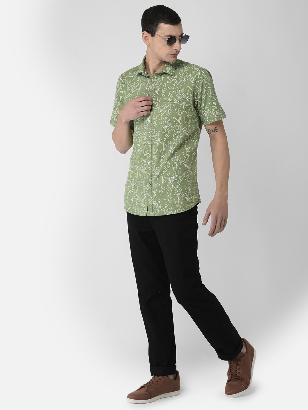 Crimsoune Club Men Light Green Floral Shirt