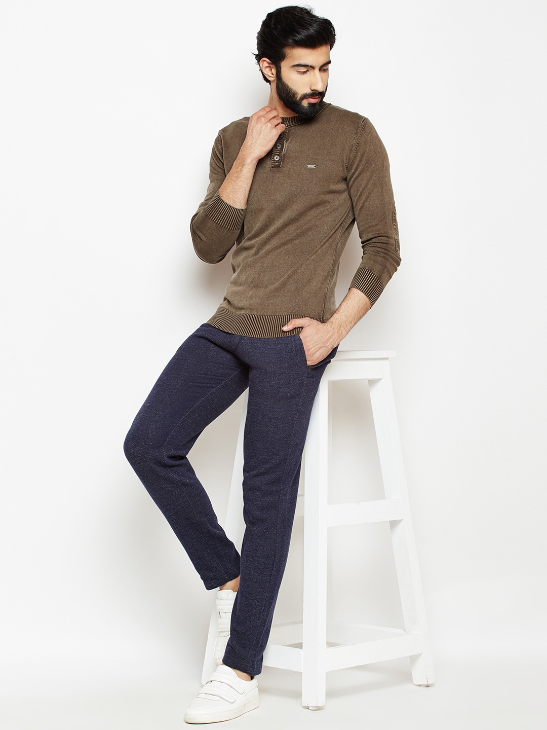 Crimsoune Club Men Brown Solid Round Neck Sweater