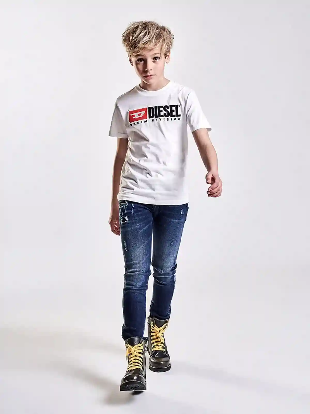 White Unisex cotton t-shirt with embroidered logo