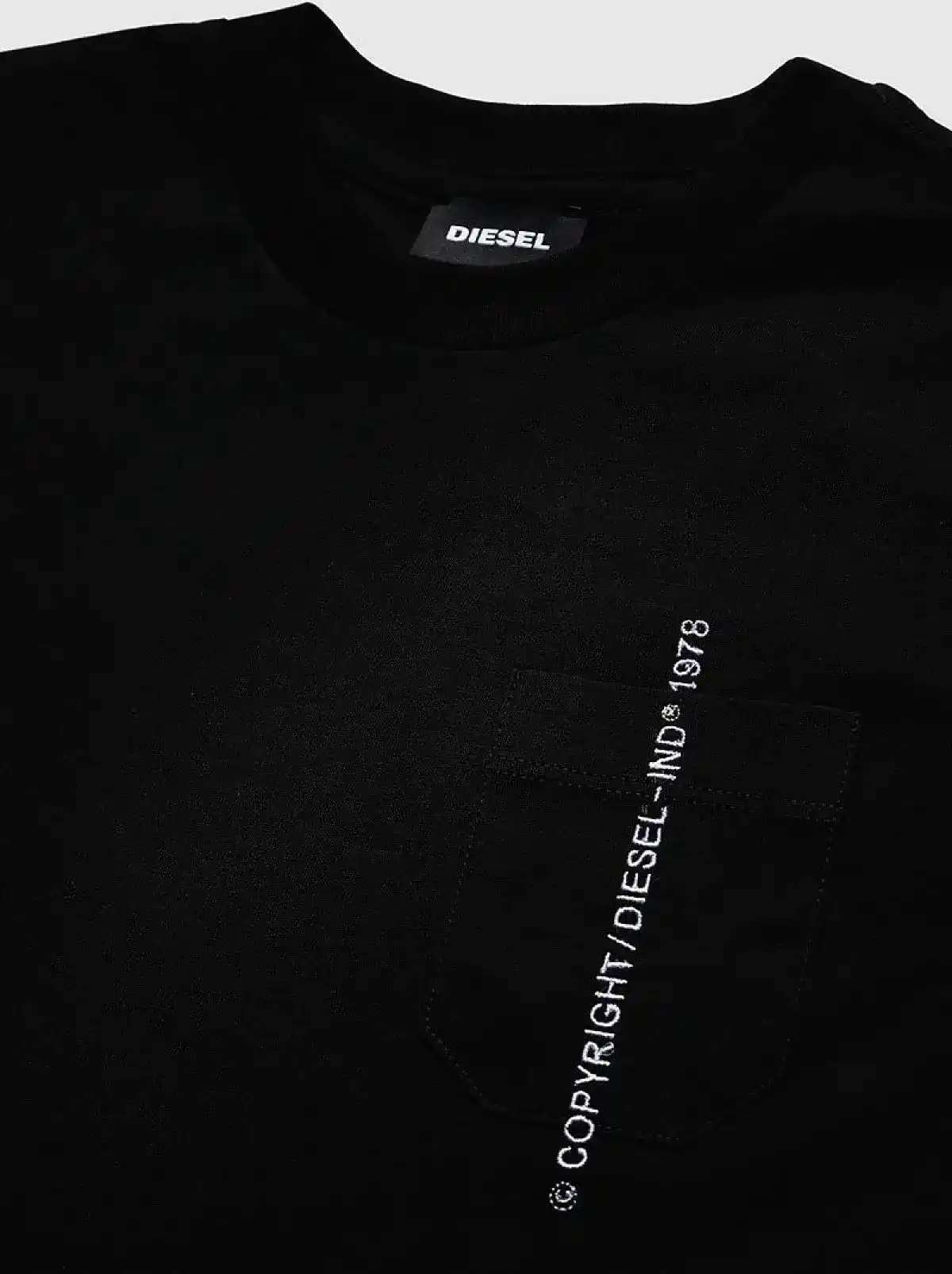 Black Regular T-shirt with embroidered logo