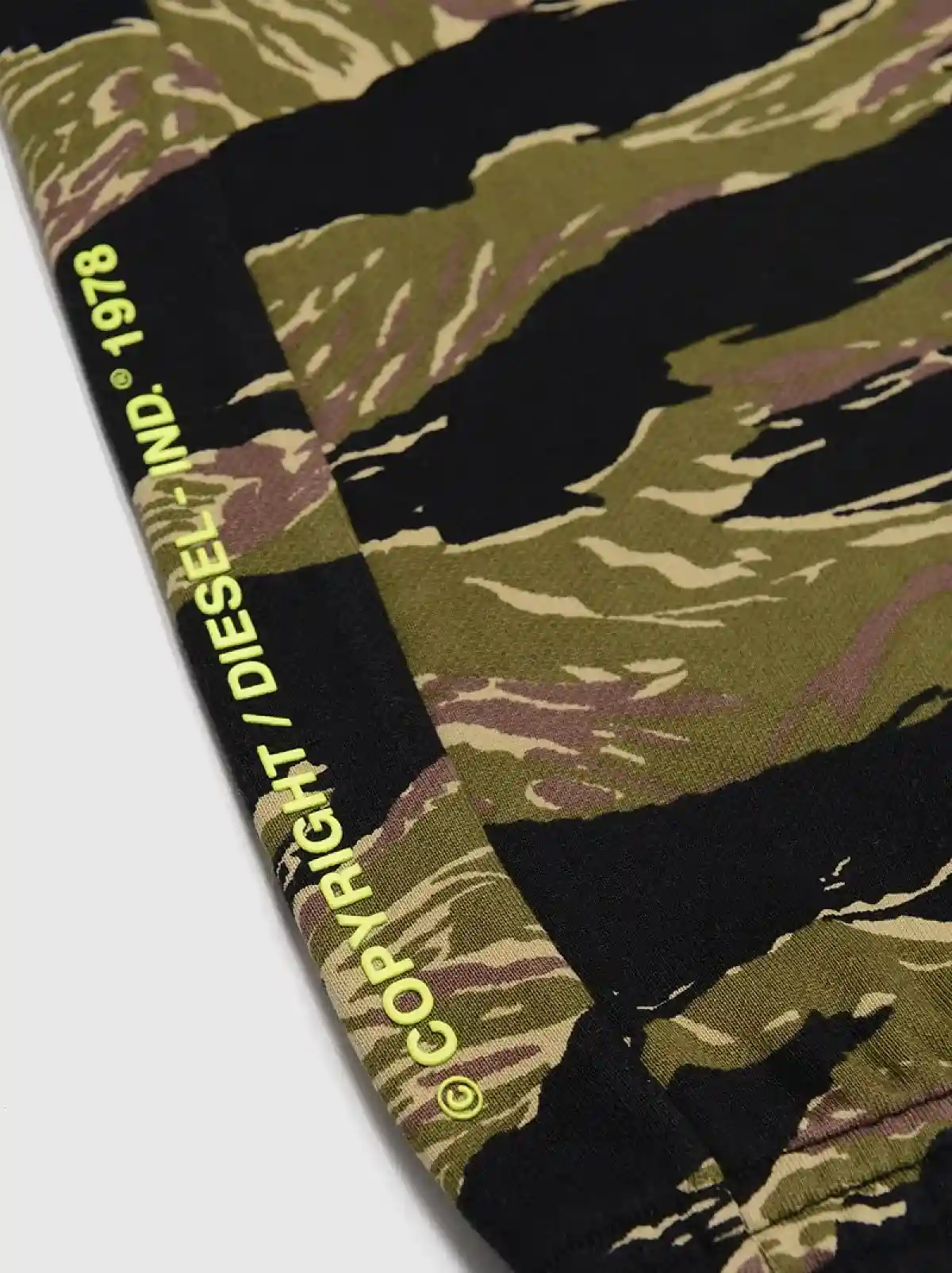 Green Camo sweatpants with dip-dye